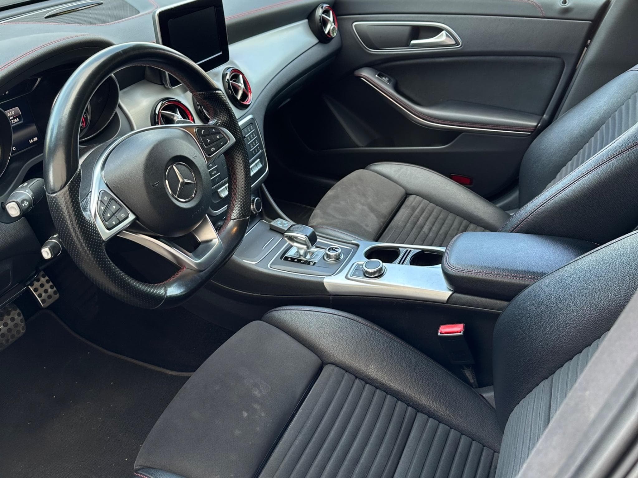 Mercedes CLA 45 AMG (2016) - Photo 1