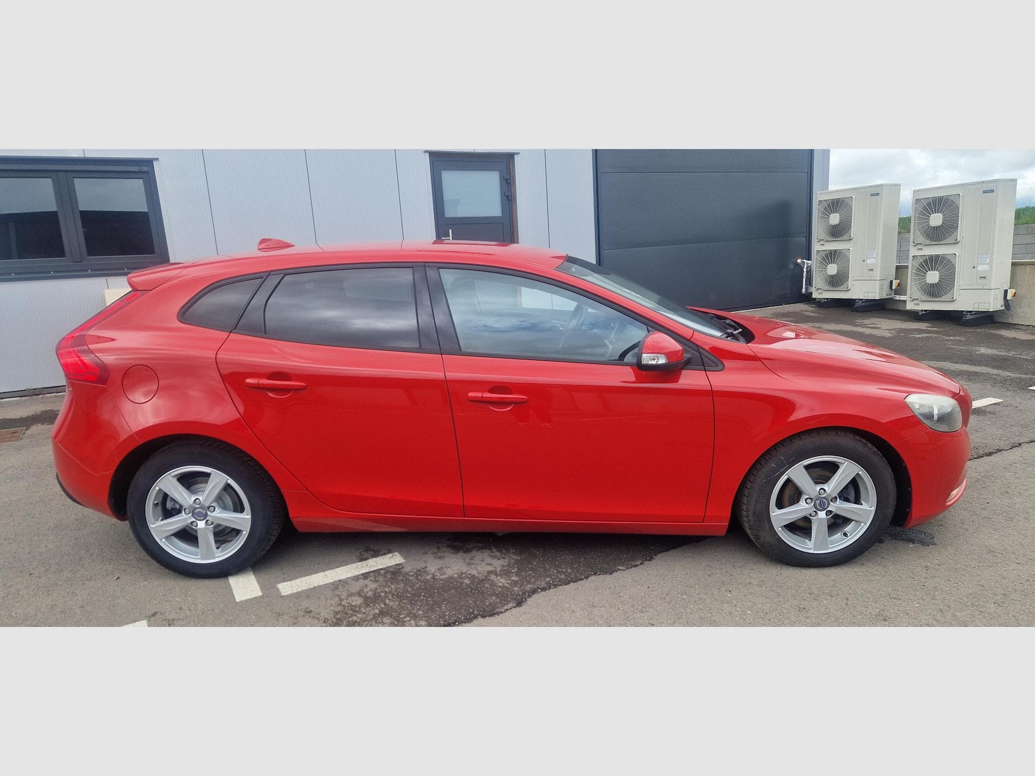 Volvo V40 D2 1.6d 114ch Momentum (2013) - Photo 2