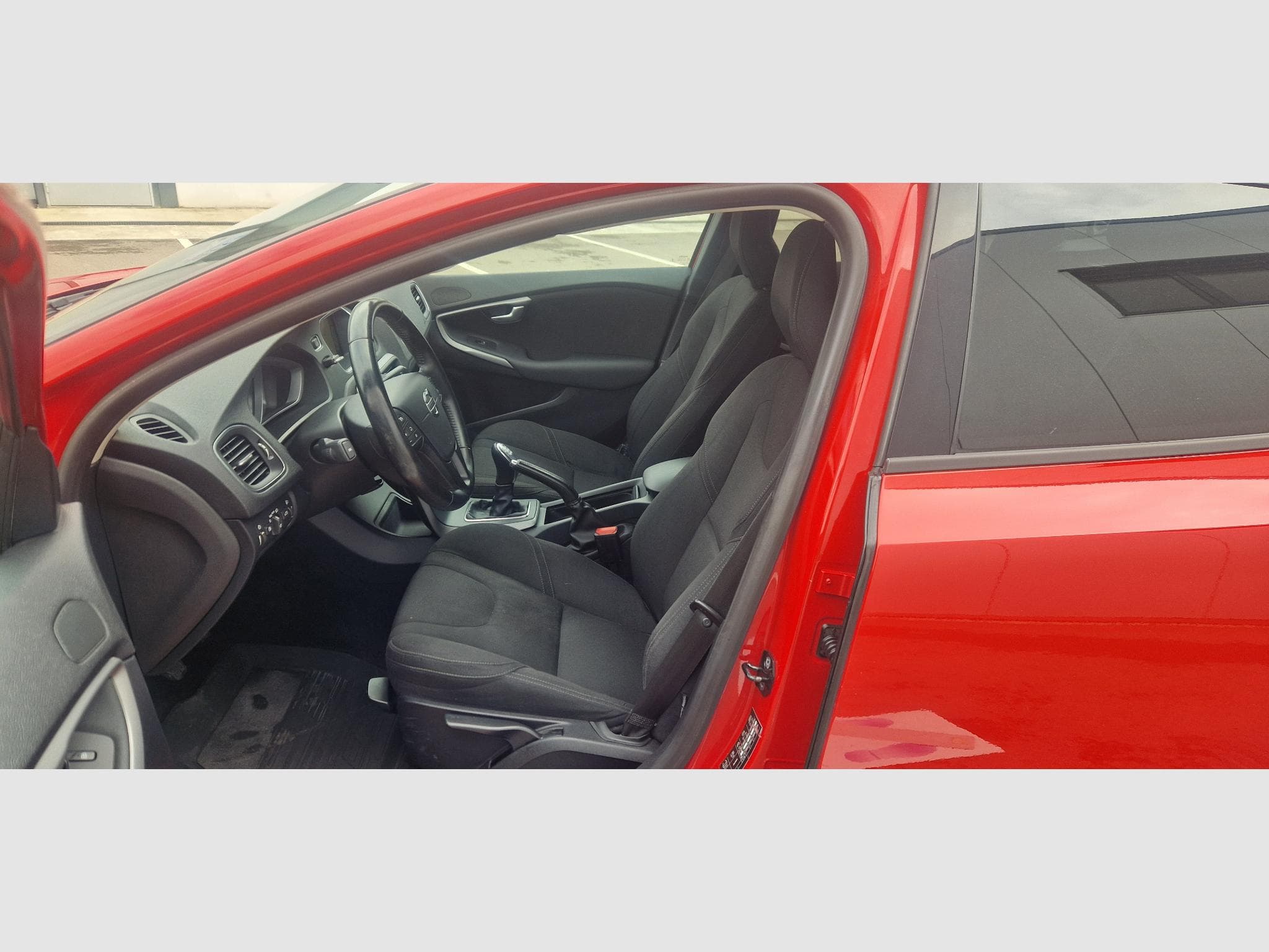 Volvo V40 D2 1.6d 114ch Momentum (2013) - Photo 9