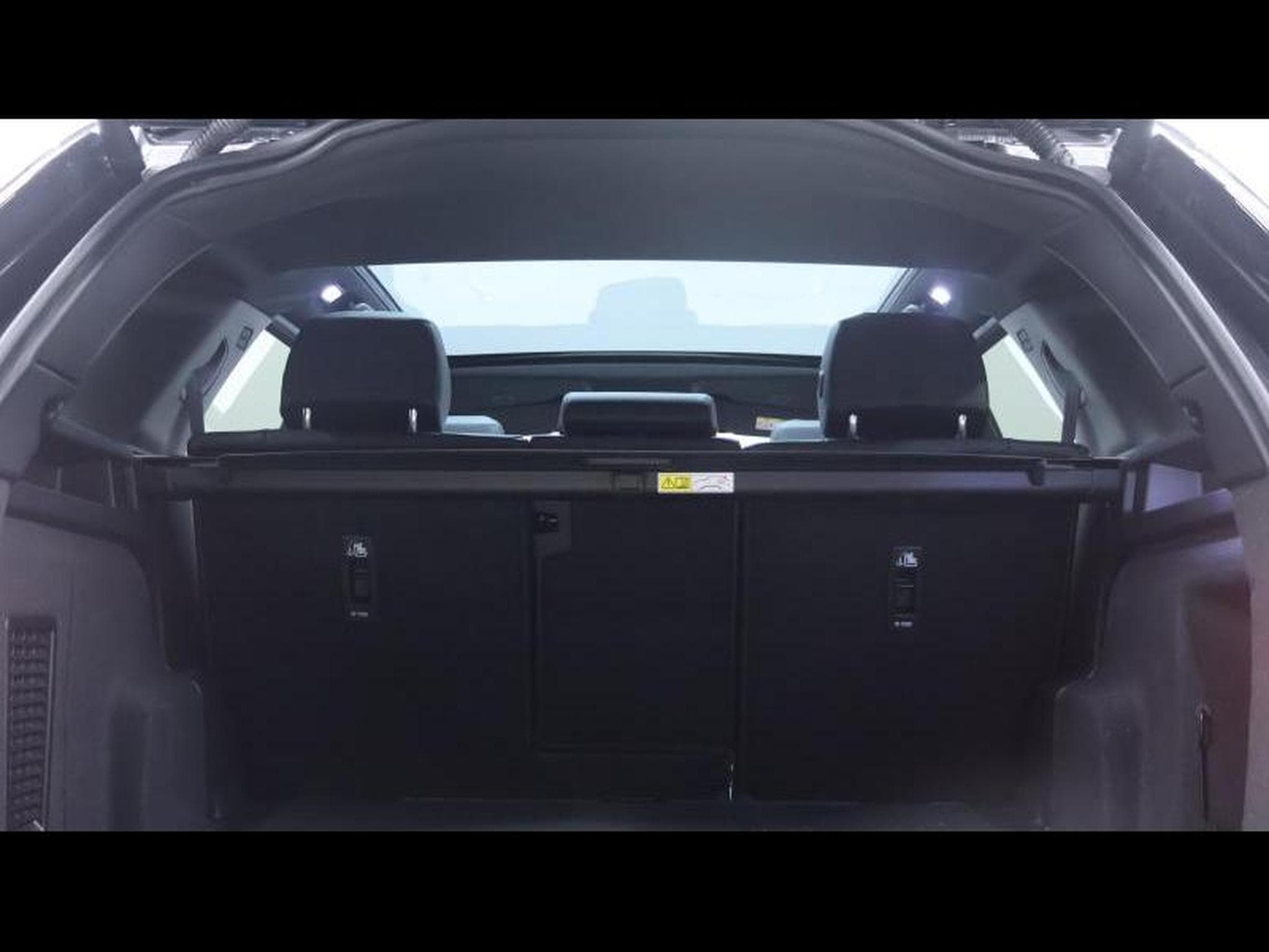 Land-Rover Discovery Sport P270e Dynamic SE AWD Auto (2025) - Foto 6