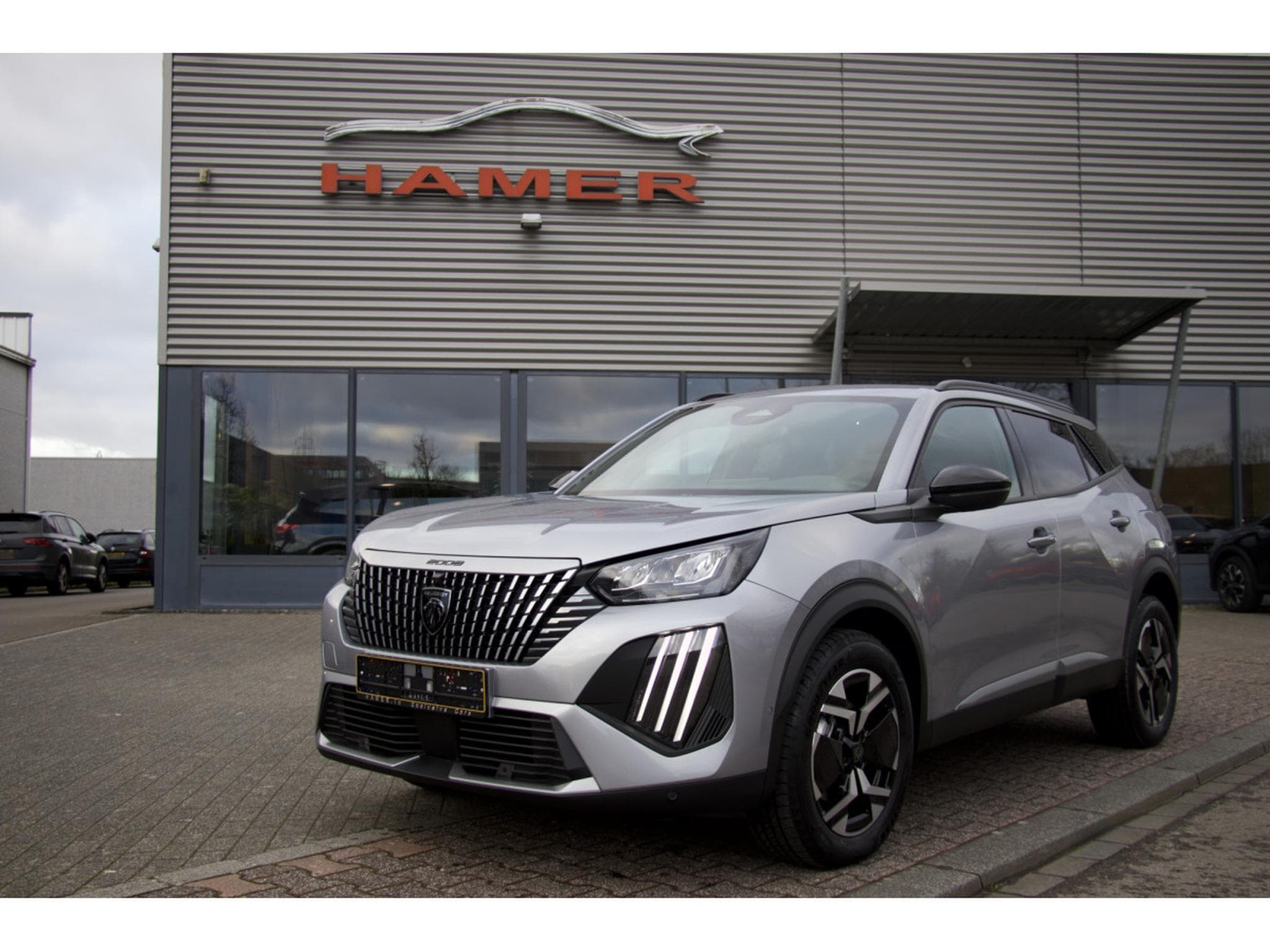 Peugeot 2008 1.2 Allure Hybrid 145 e-DSC6 ACC 360 (2025) - Foto 1