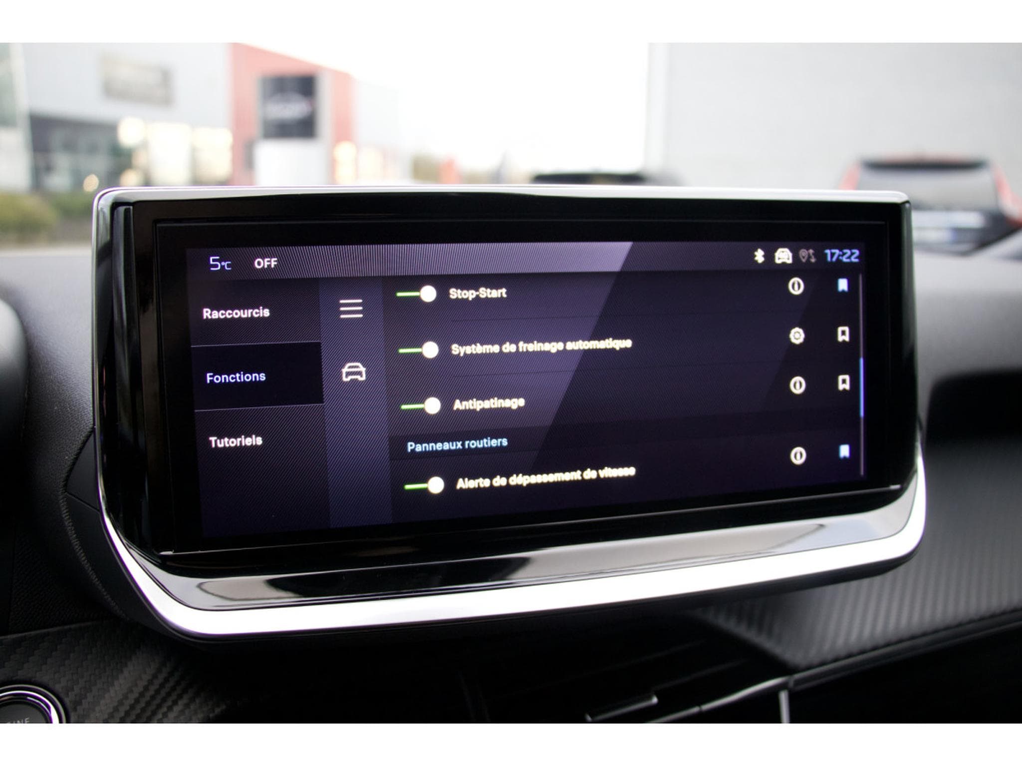 Peugeot 2008 1.2 Allure Hybrid 145 e-DSC6 ACC 360 (2025) - Foto 12