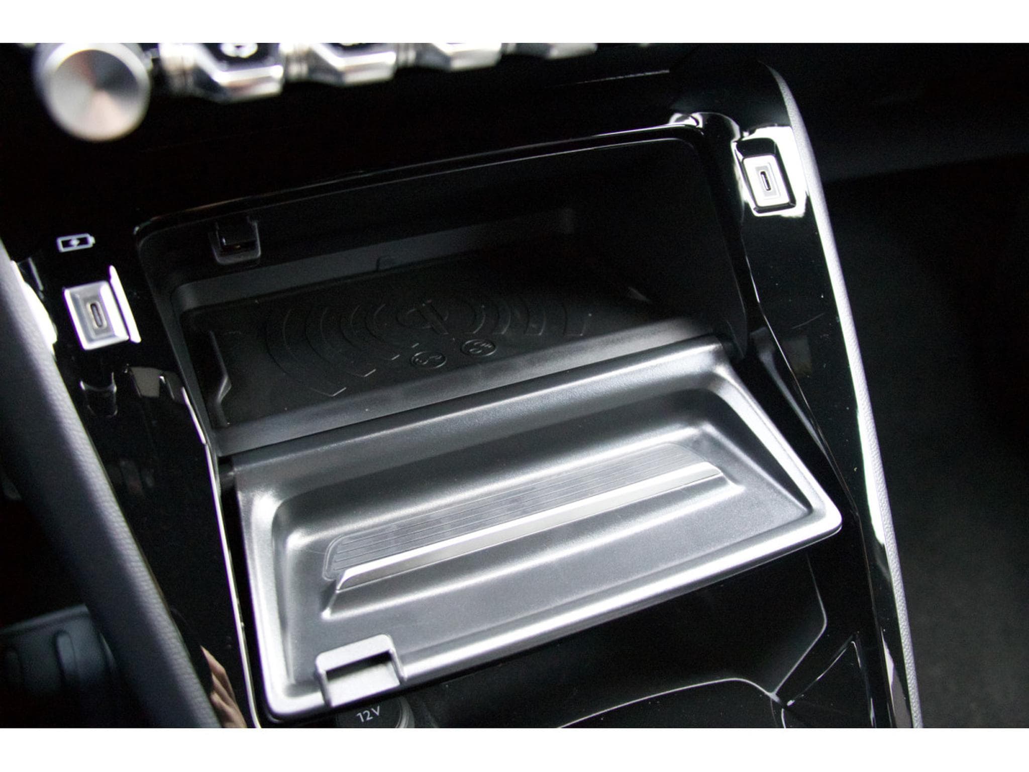 Peugeot 2008 1.2 Allure Hybrid 145 e-DSC6 ACC 360 (2025) - Foto 15