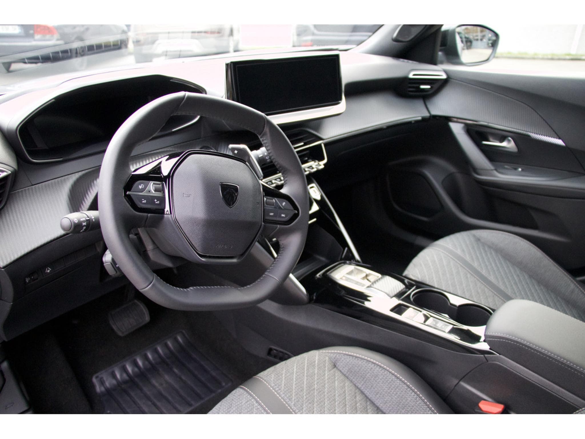 Peugeot 2008 1.2 Allure Hybrid 145 e-DSC6 ACC 360 (2025) - Foto 7