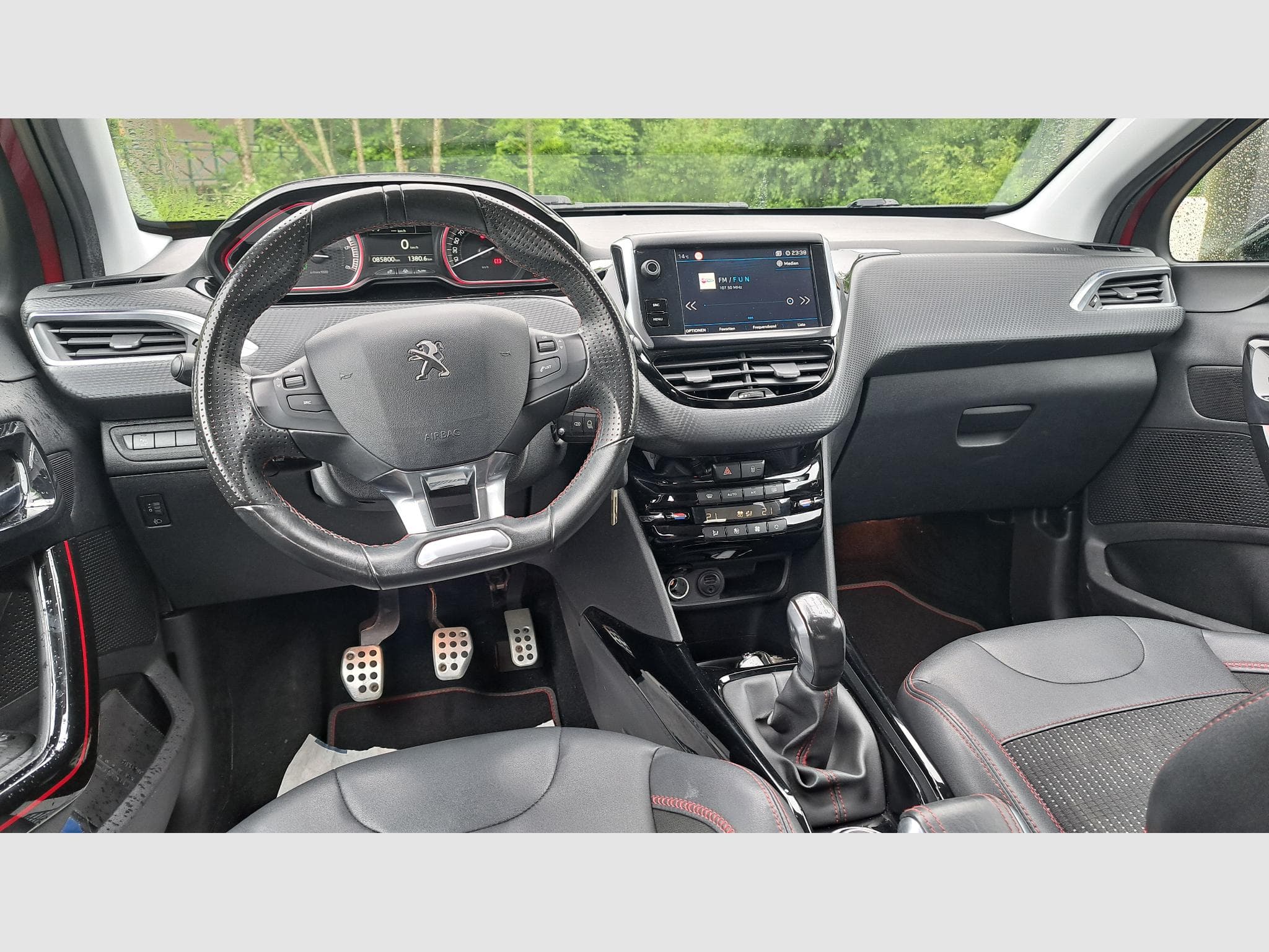 Peugeot 2008 1.6 e-HDI 100cv GT-Line (2018) - Foto 6