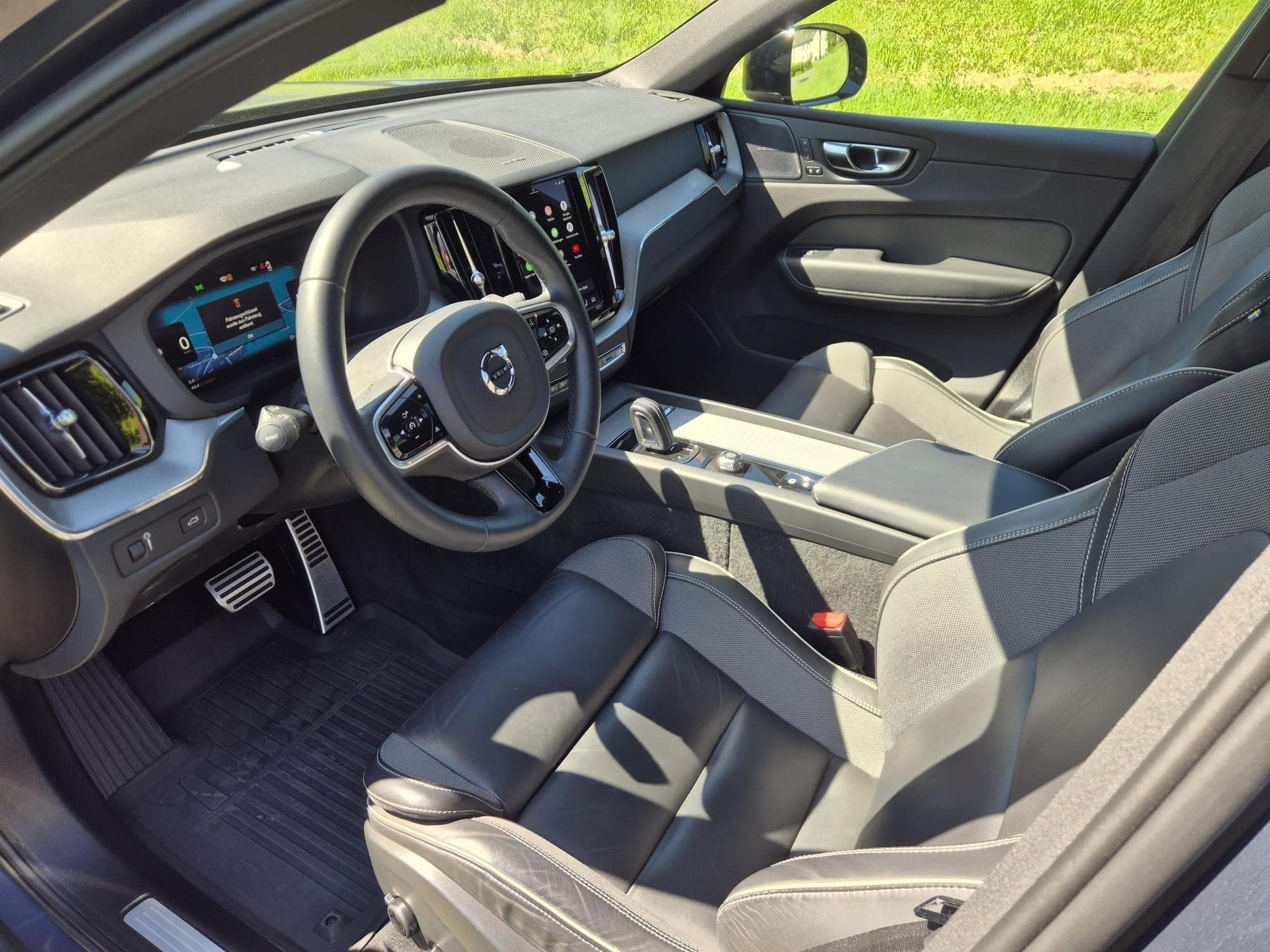 Volvo XC60 R Design AWD (2021) - Photo 14