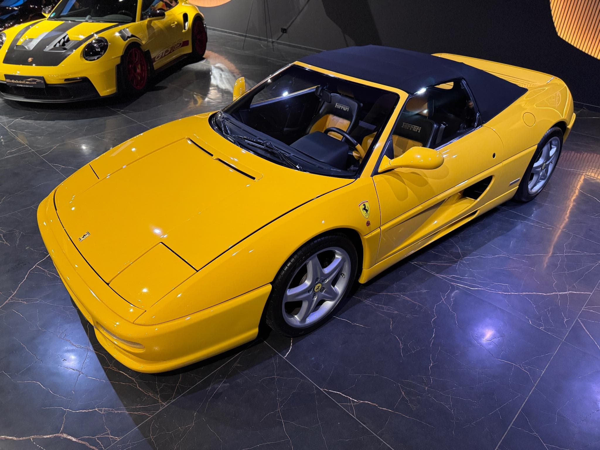 Ferrari F355 Spider (1997) - Photo 3
