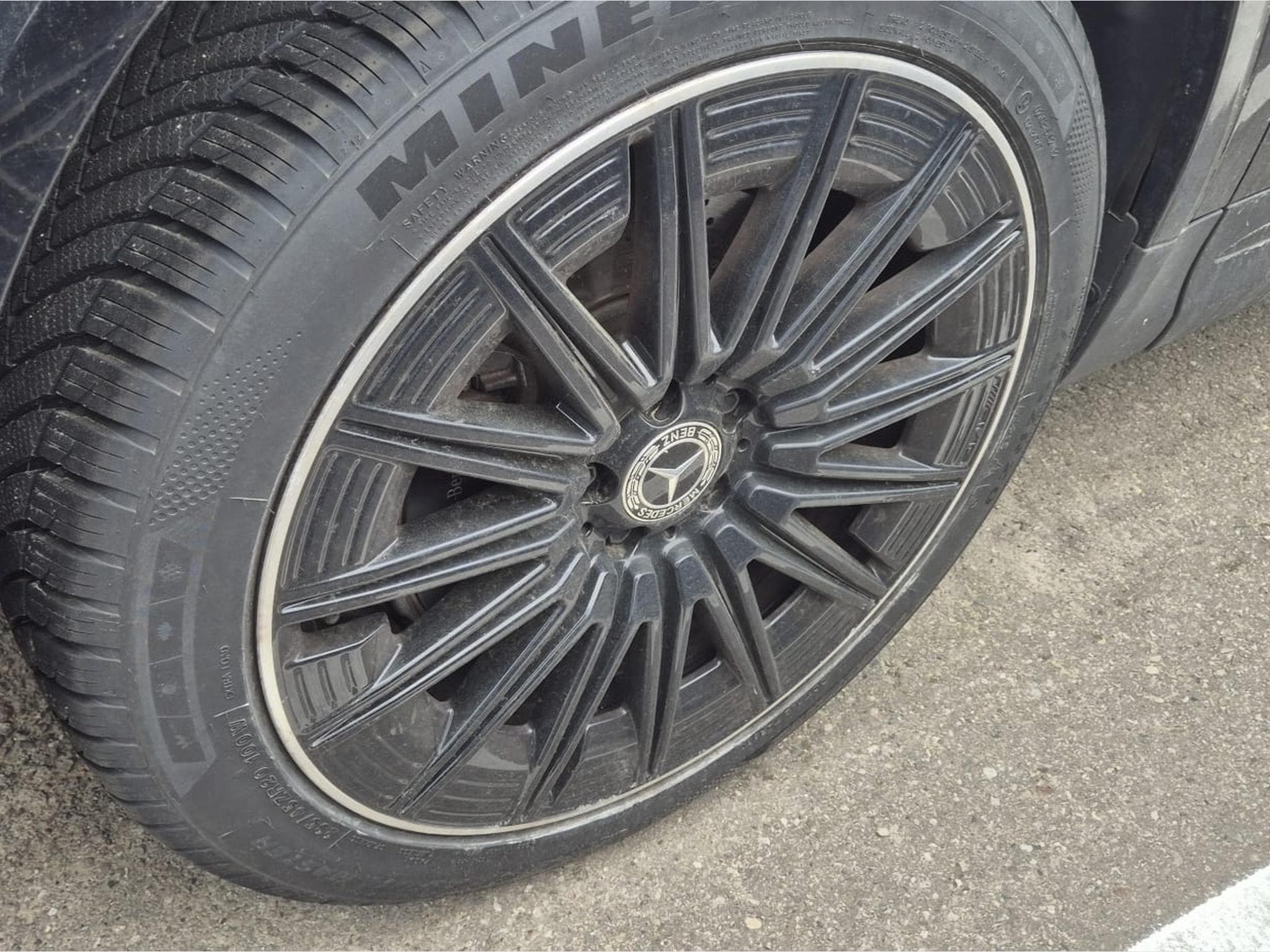 Mercedes GLA 250 E (2024) - Photo 3