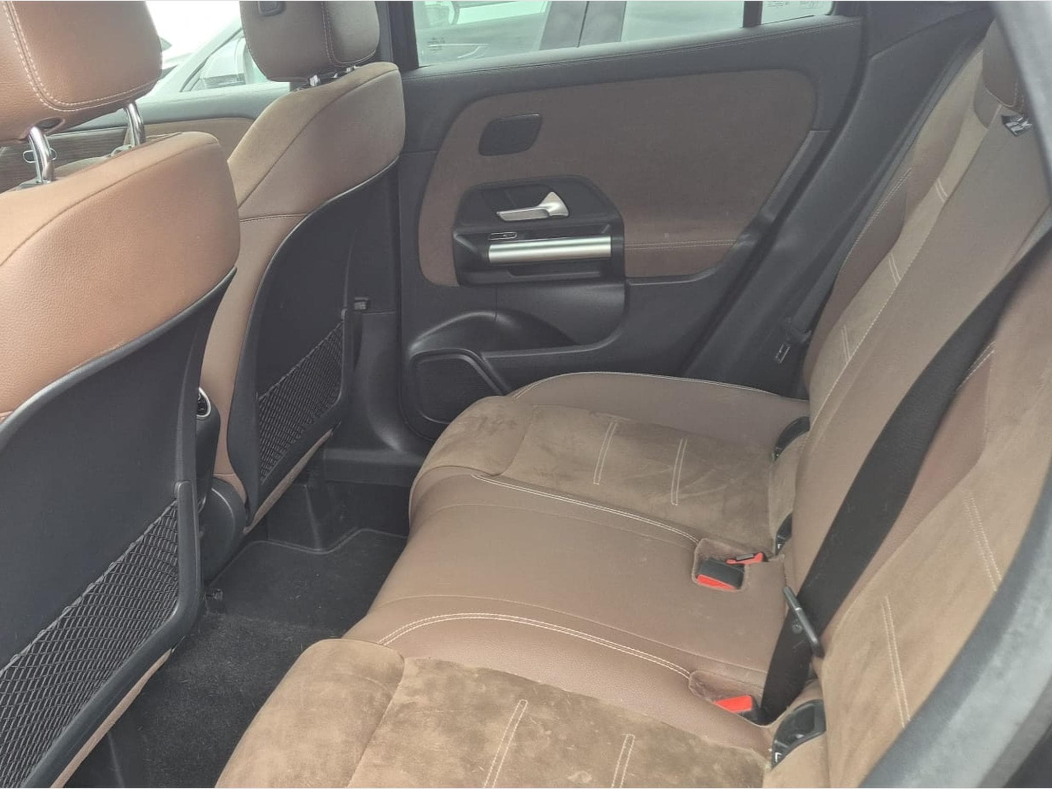 Mercedes GLA 250 E (2024) - Photo 7