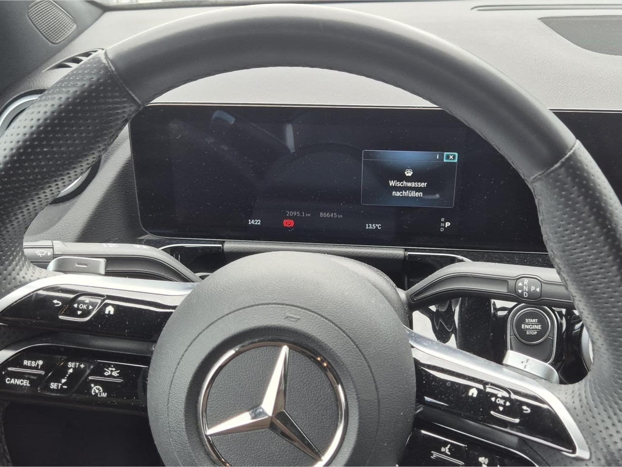 Mercedes GLA 250 E (2024) - Photo 8