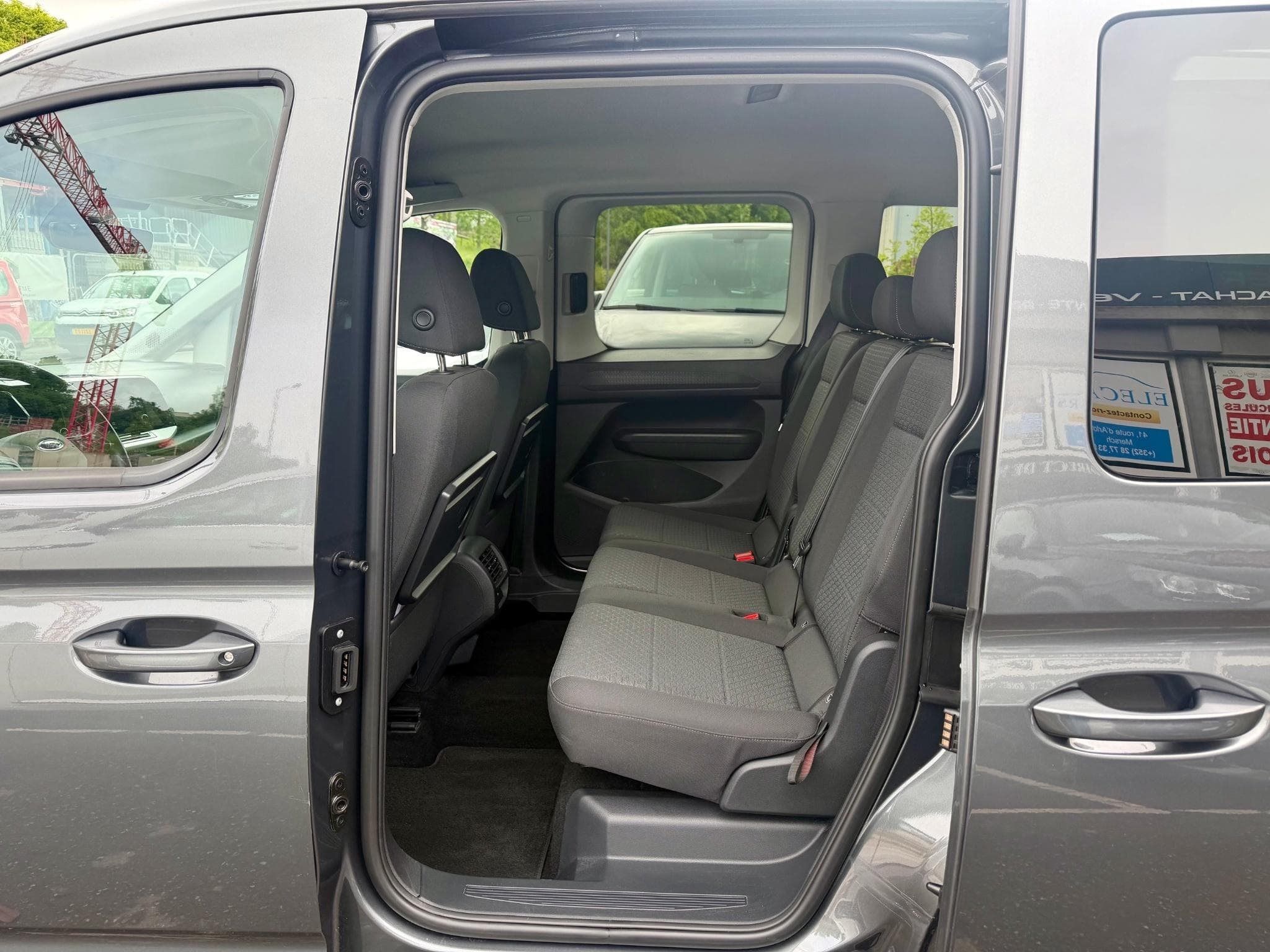 Ford Tourneo Connect 2.0 120 EcoBlue (2024) - Foto 11