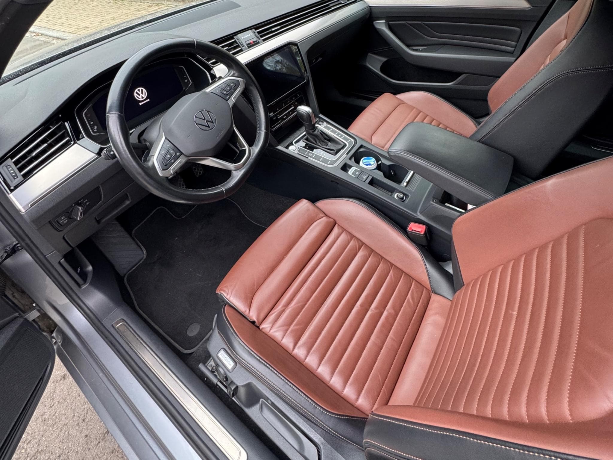 VW Passat (2021) - Photo 3