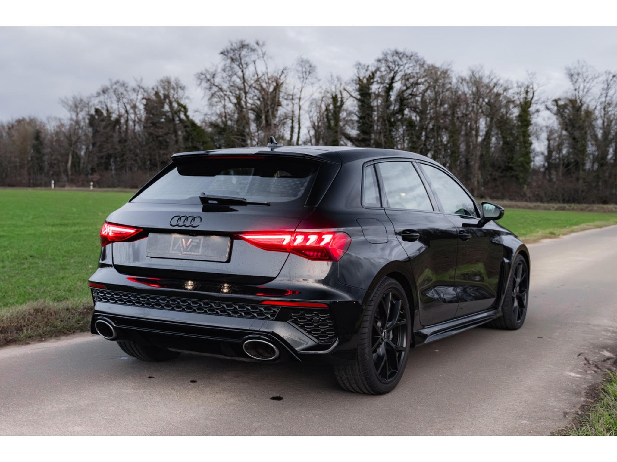 Audi RS3 Sportback 2.5 TFSI S Tronic - Toit pano - Freins céramiques (2023) - Foto 2