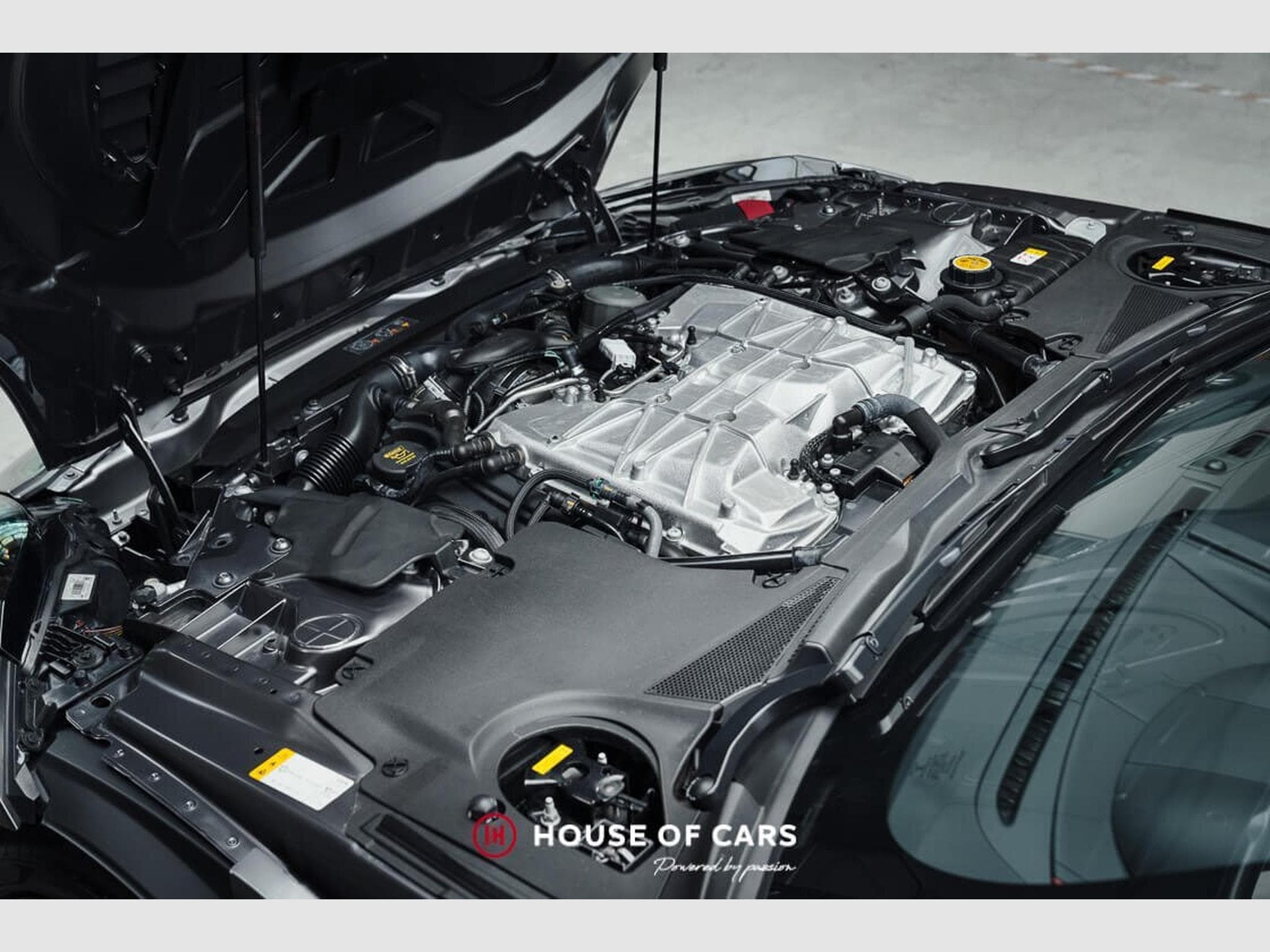 Jaguar F-Type SVR ROADSTER 21% VAT DEDUCIBLE - COLLECTOR ! (2017) - Photo 11