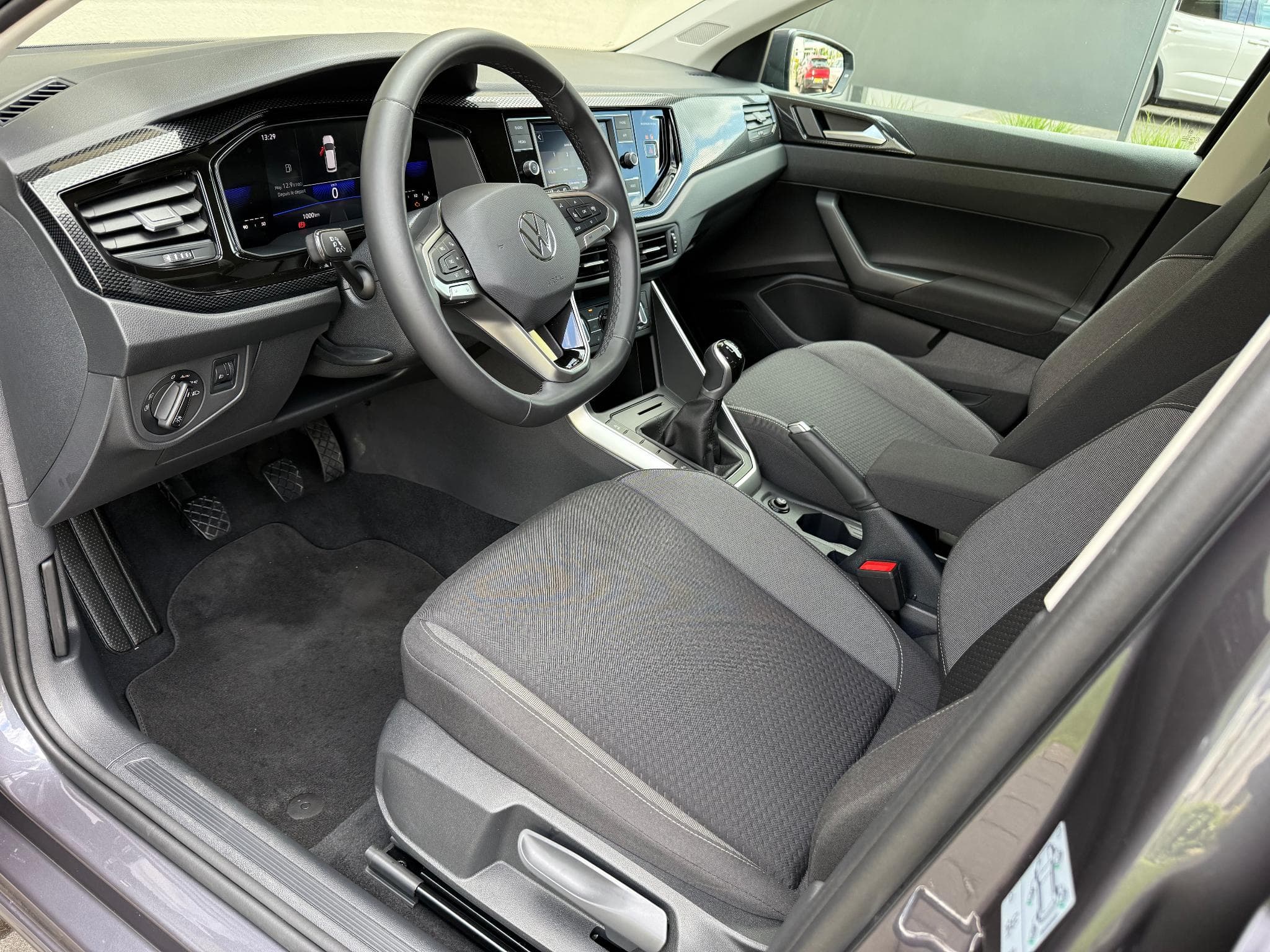 VW Polo 1.0 TSI LIFE 95 PS (2024) - Photo 6