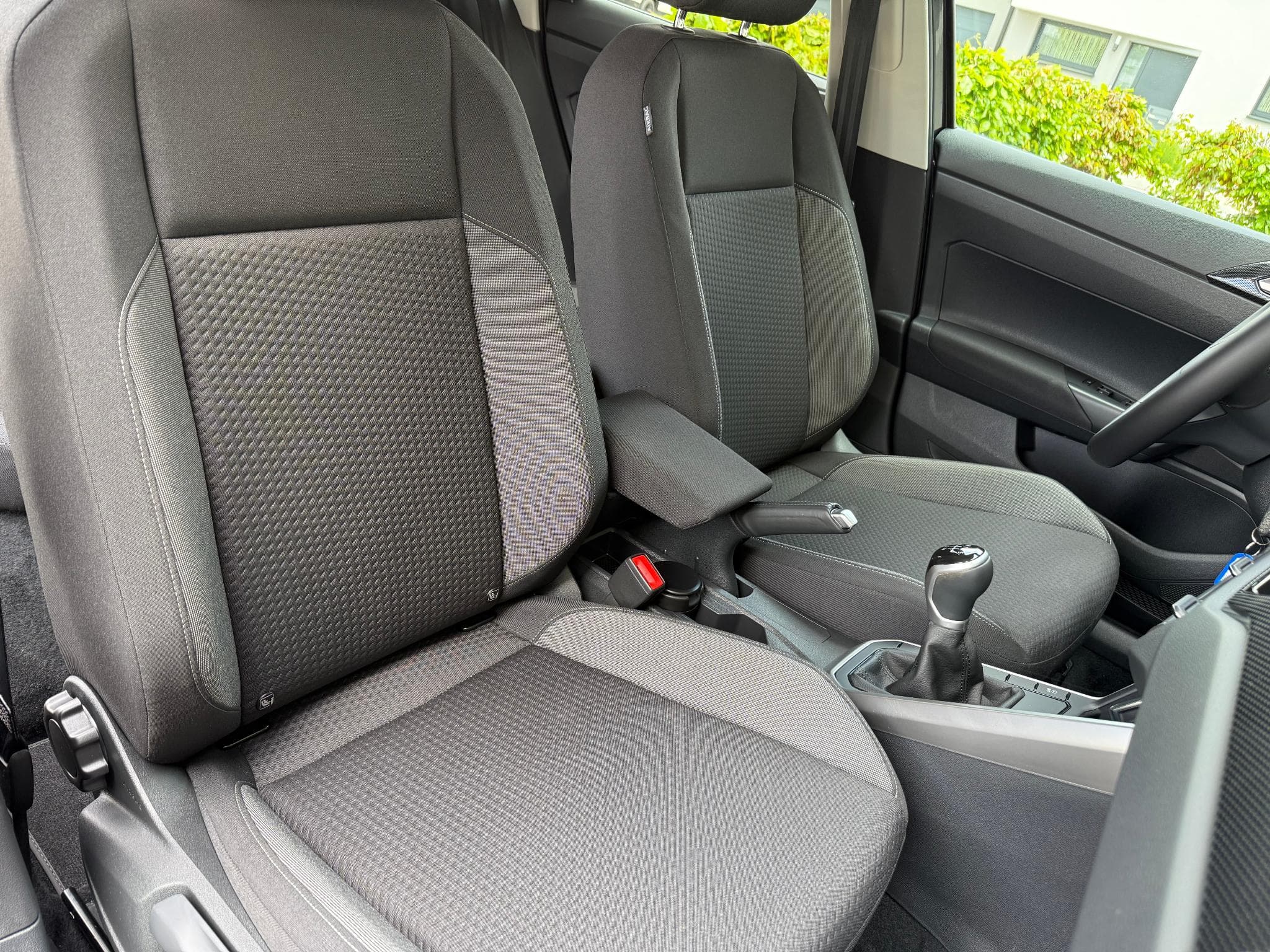 VW Polo 1.0 TSI LIFE 95 PS (2024) - Photo 8