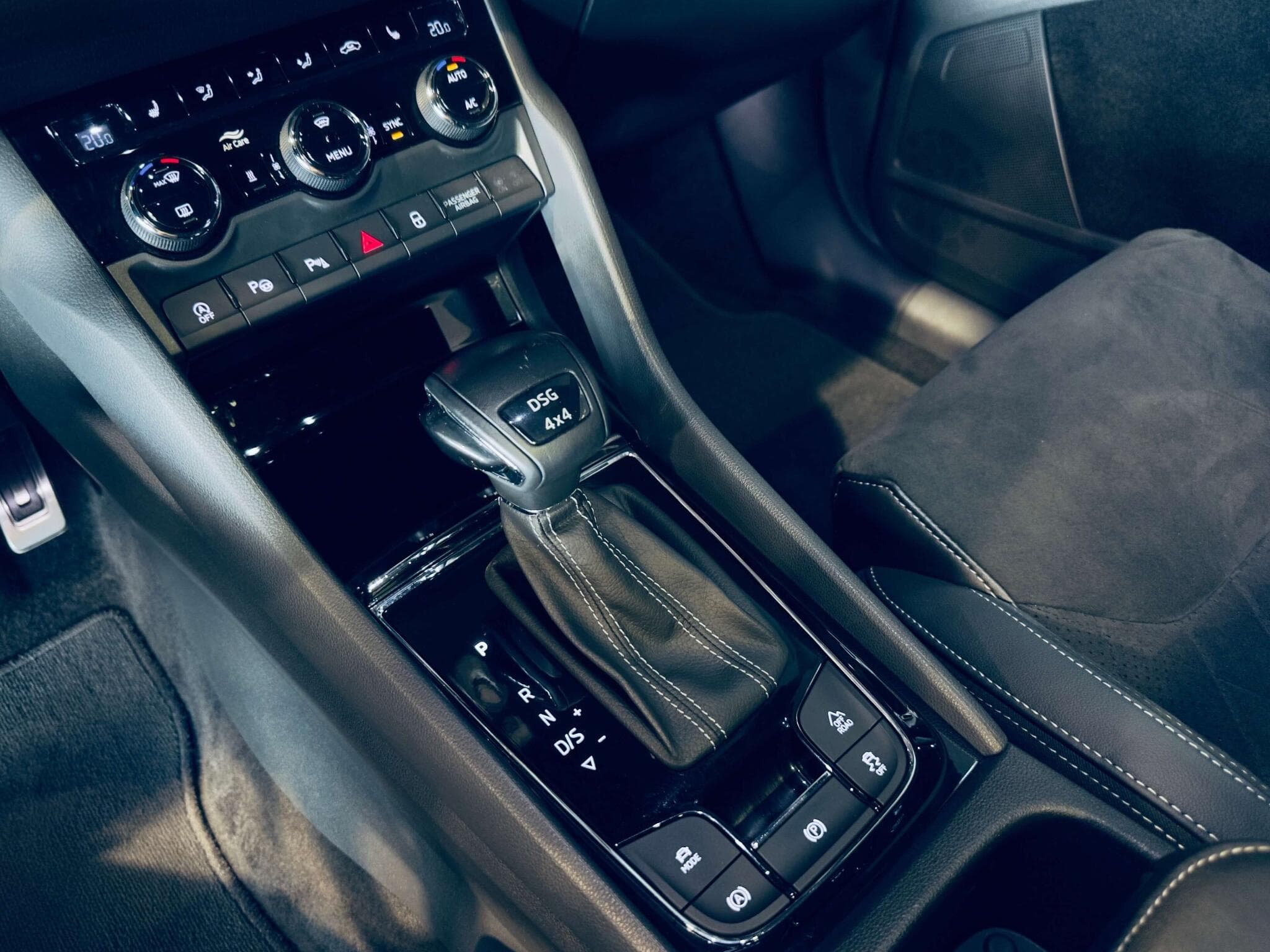 Skoda Kodiaq KODIAQ SPORTLINE TSI 4X4 DSG (2021) - Foto 9