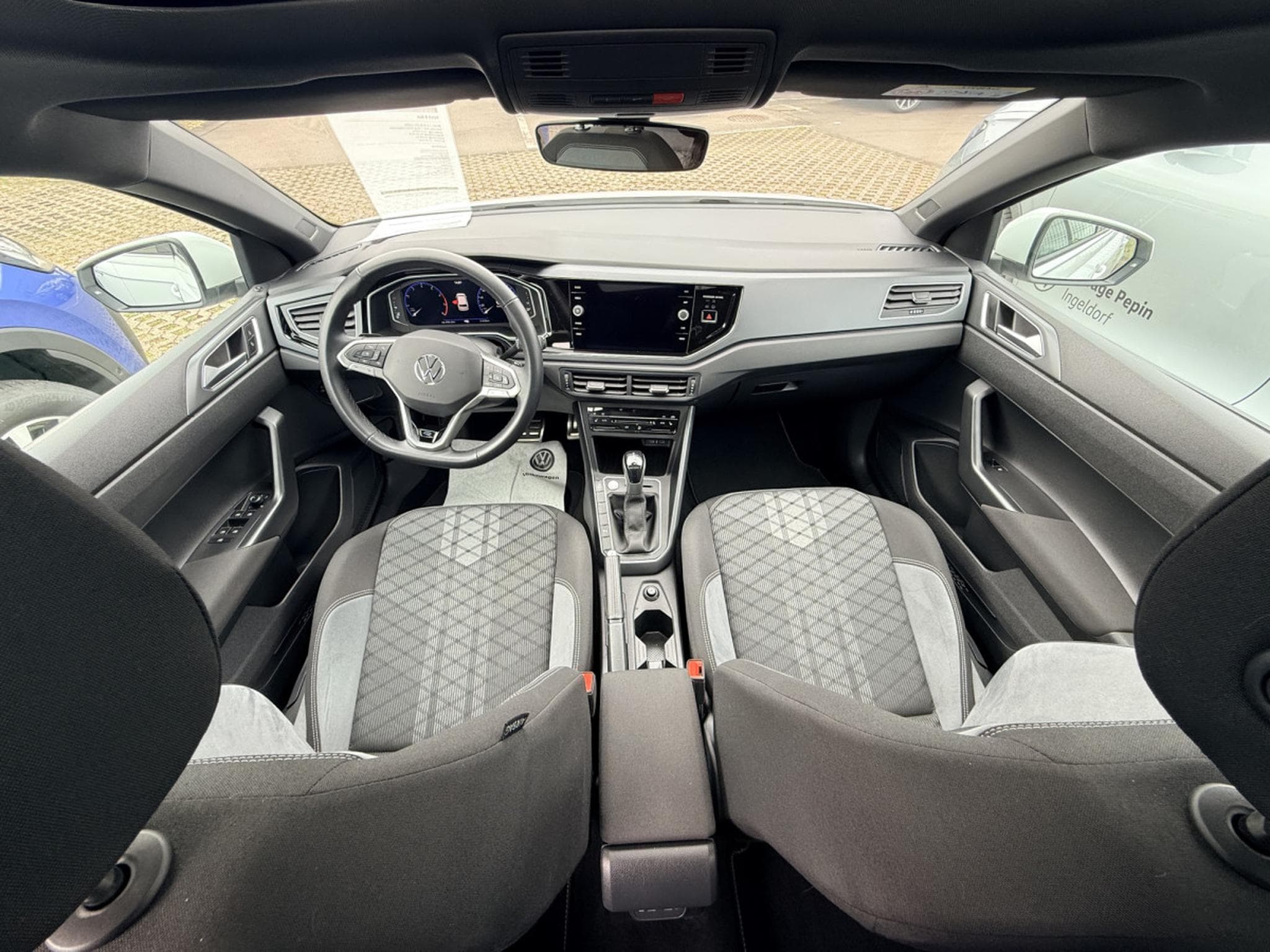 VW Polo R-Line 1.0 TSI 110cv Boîte à double embrayage 7 vitesses (2024) - Photo 7