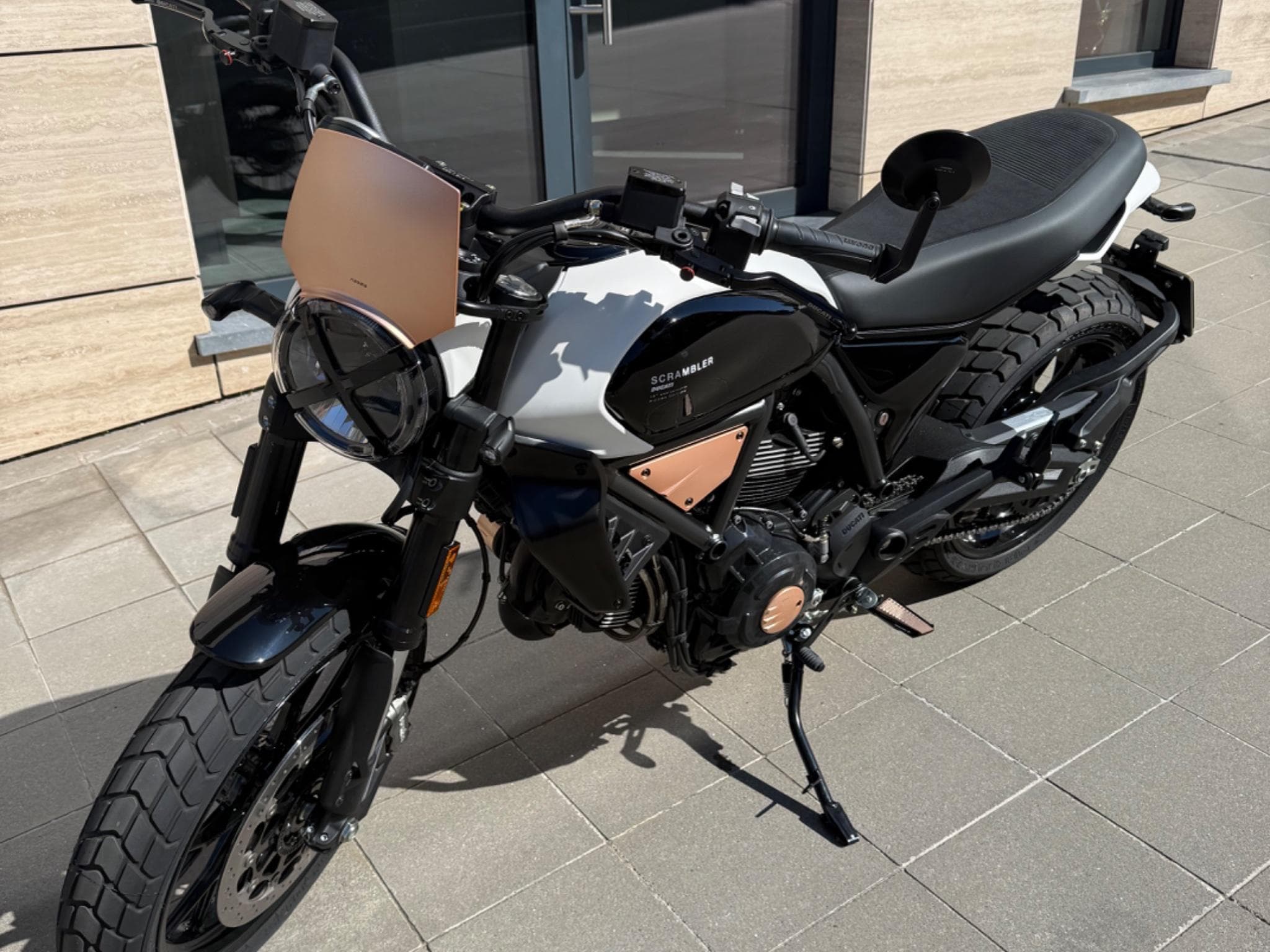 Ducati Scrambler Édition spéciale RIZONA (2025) - Foto 2