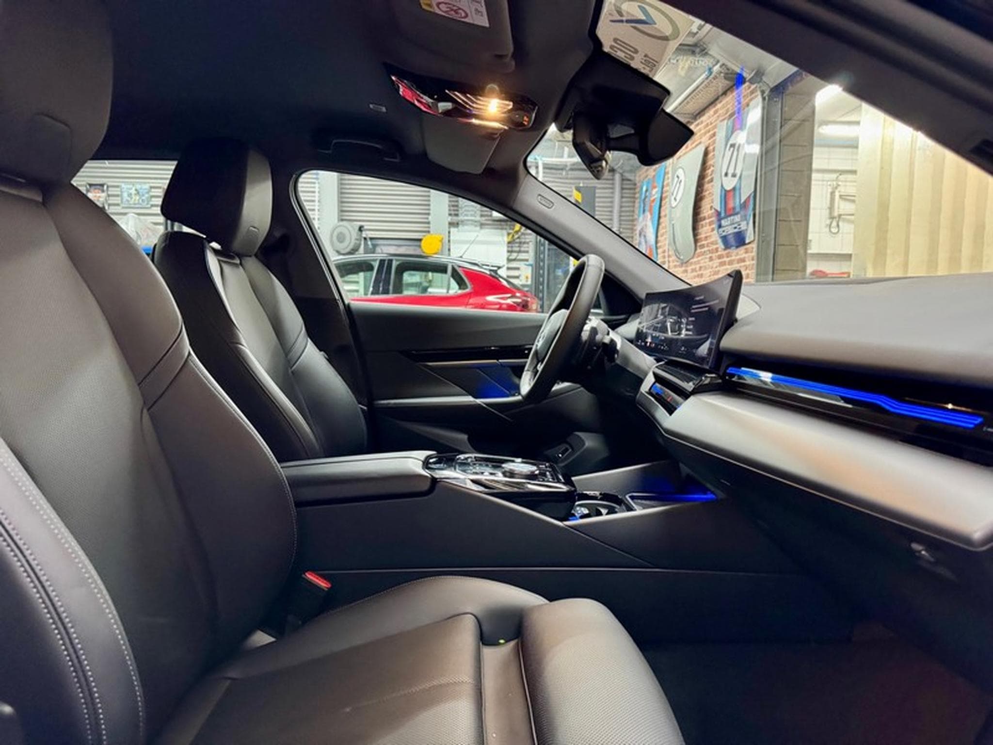 BMW 520 520iA Limousine 2.0 208cv Auto Cuir/SiègCh+V/Cam360° (2025) - Photo 8