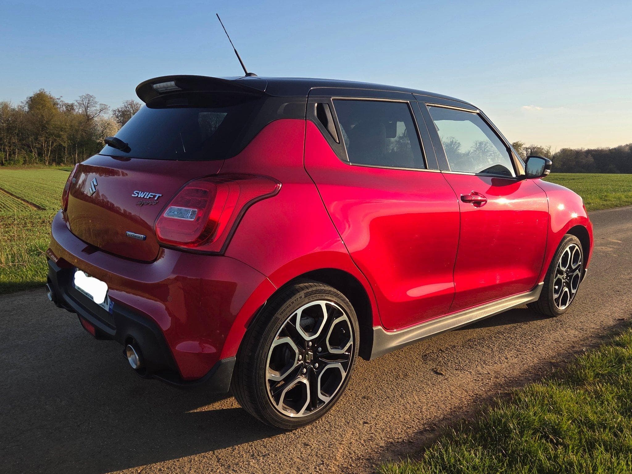 Suzuki Swift Sport (2022) - Photo 1
