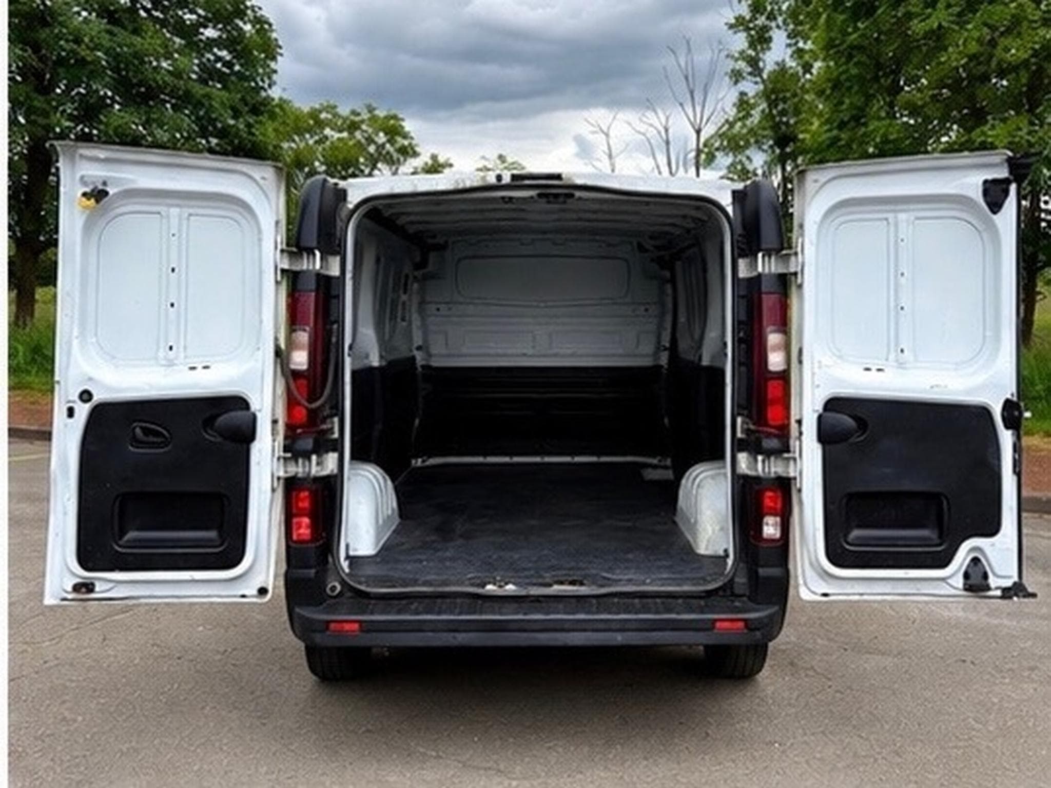 Renault Trafic GRAND CONFORT L2H1 (2021) - Photo 2