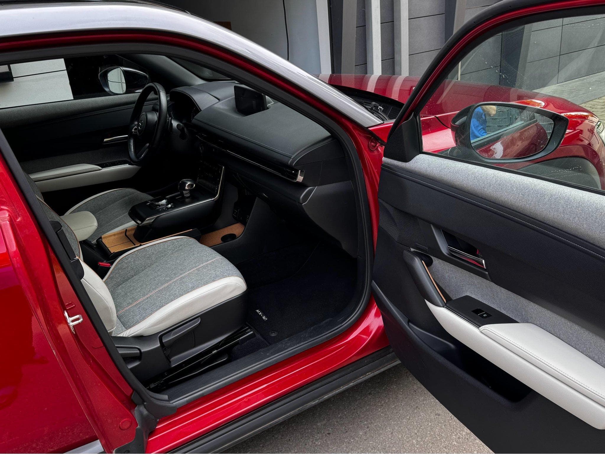 Mazda MX-30 (2021) - Foto 13