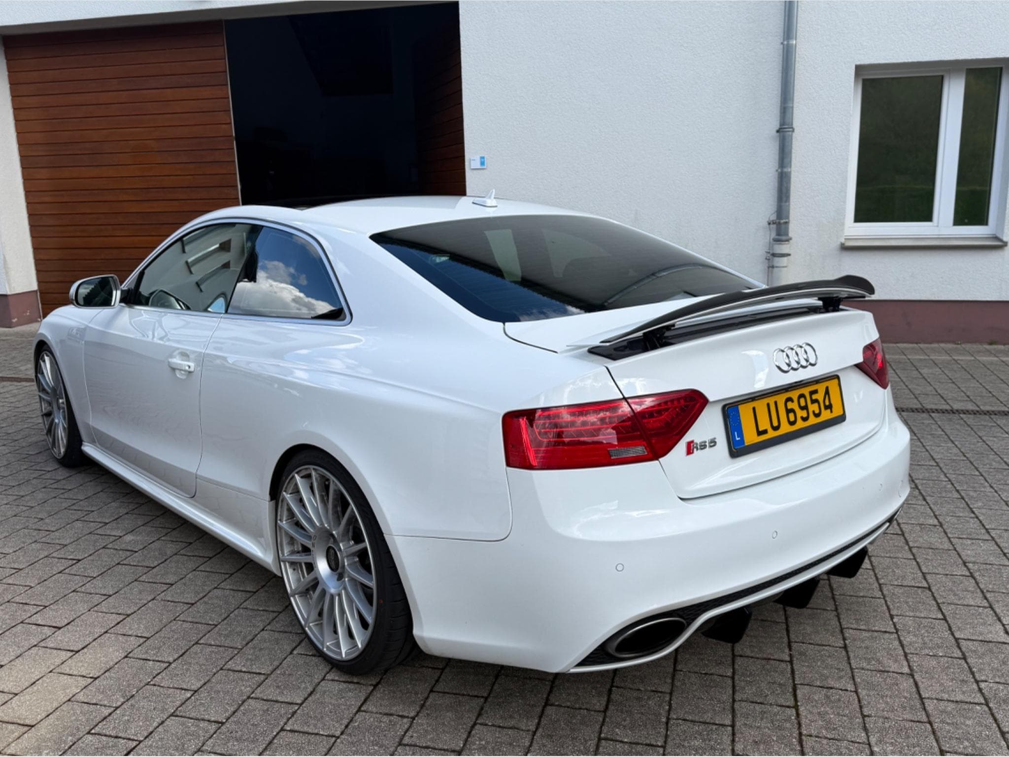 Audi RS5 V8 4.2 (2012) - Photo 1