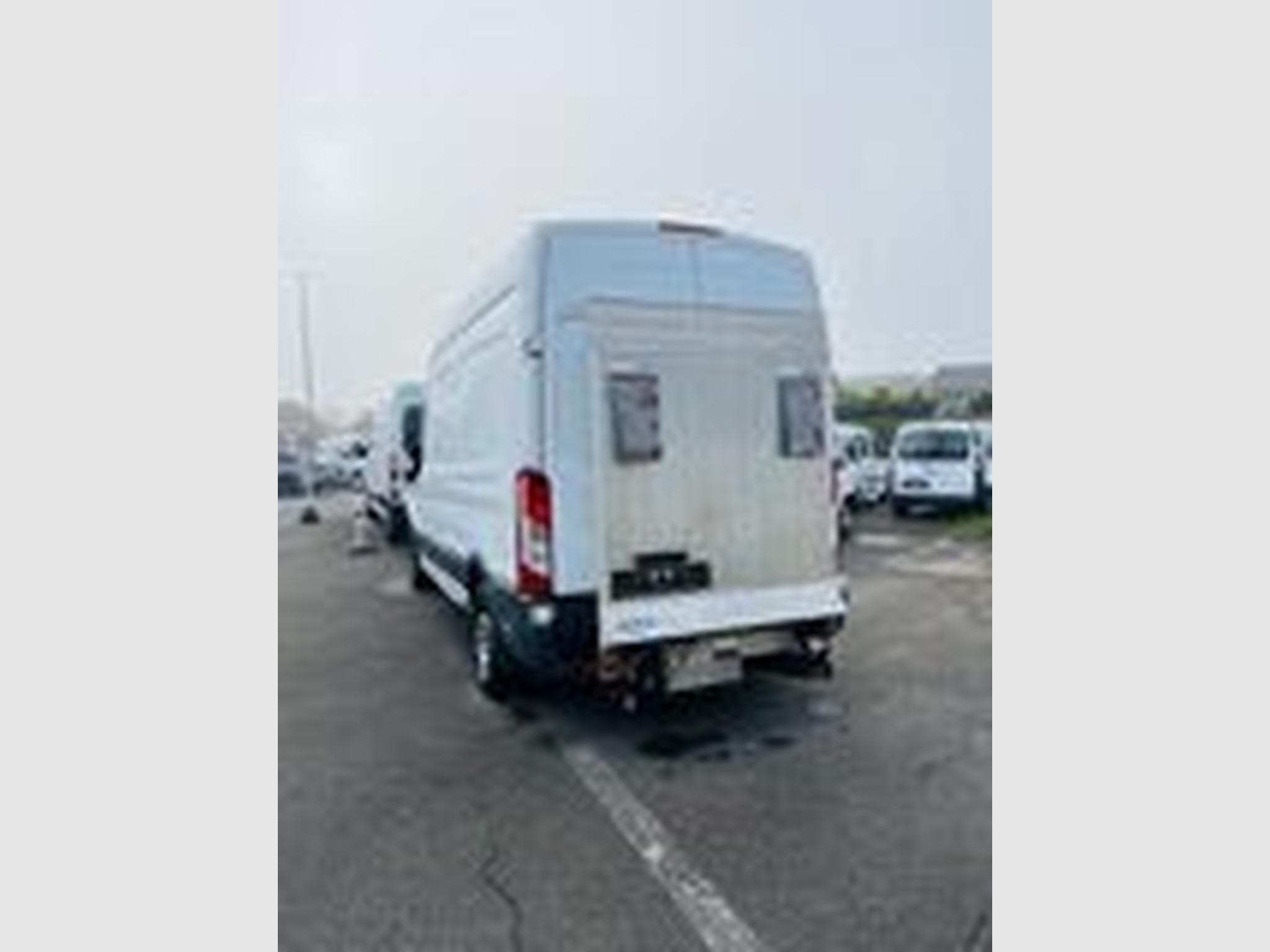 Ford Transit 2T 350L 2,0TDCI L3H2 (2019) - Photo 3