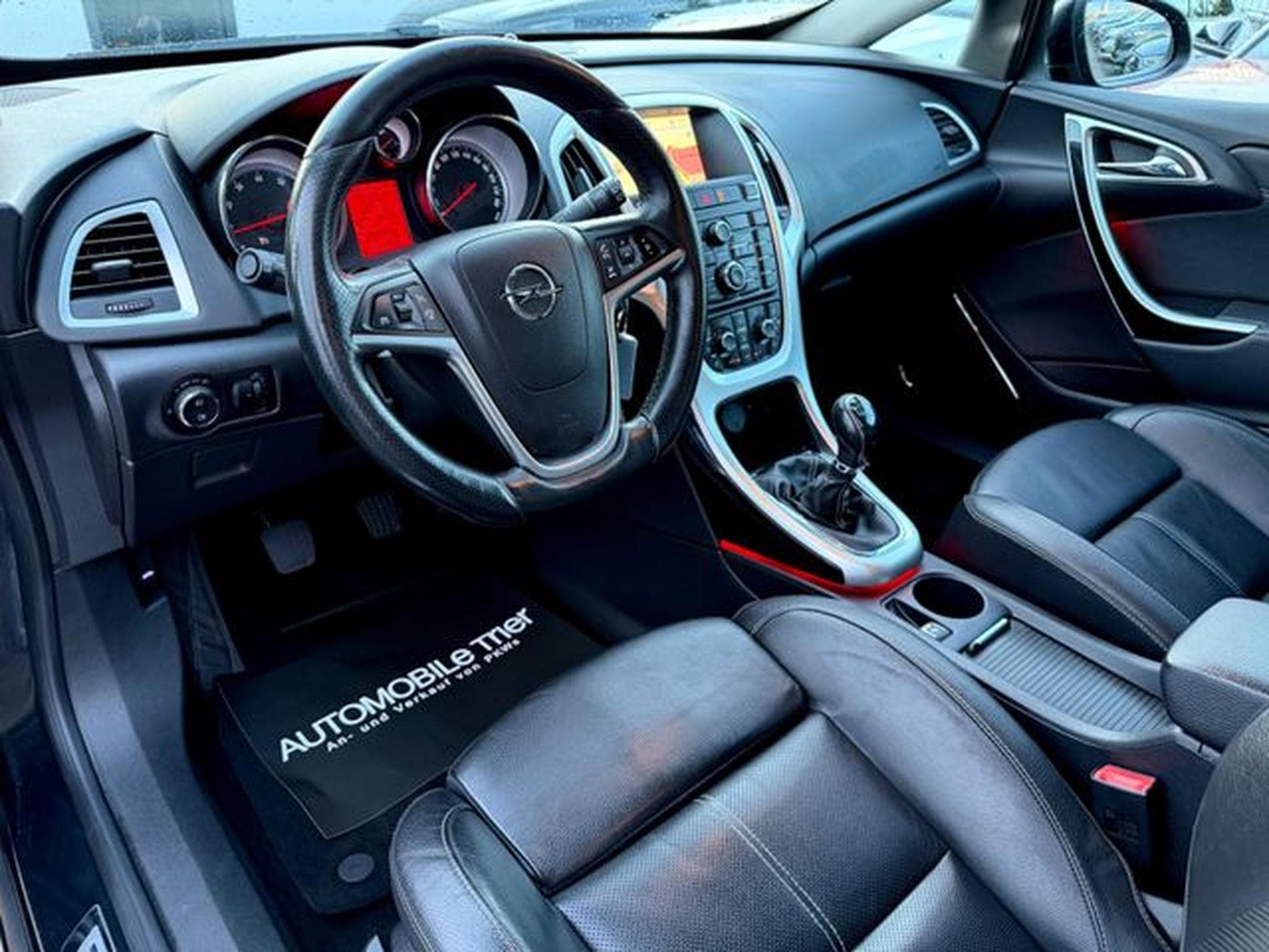 Opel Astra Astra J GTC OPC Line 1.6 Turbo /NAVI/LED/PDC/ (2012) - Foto 10