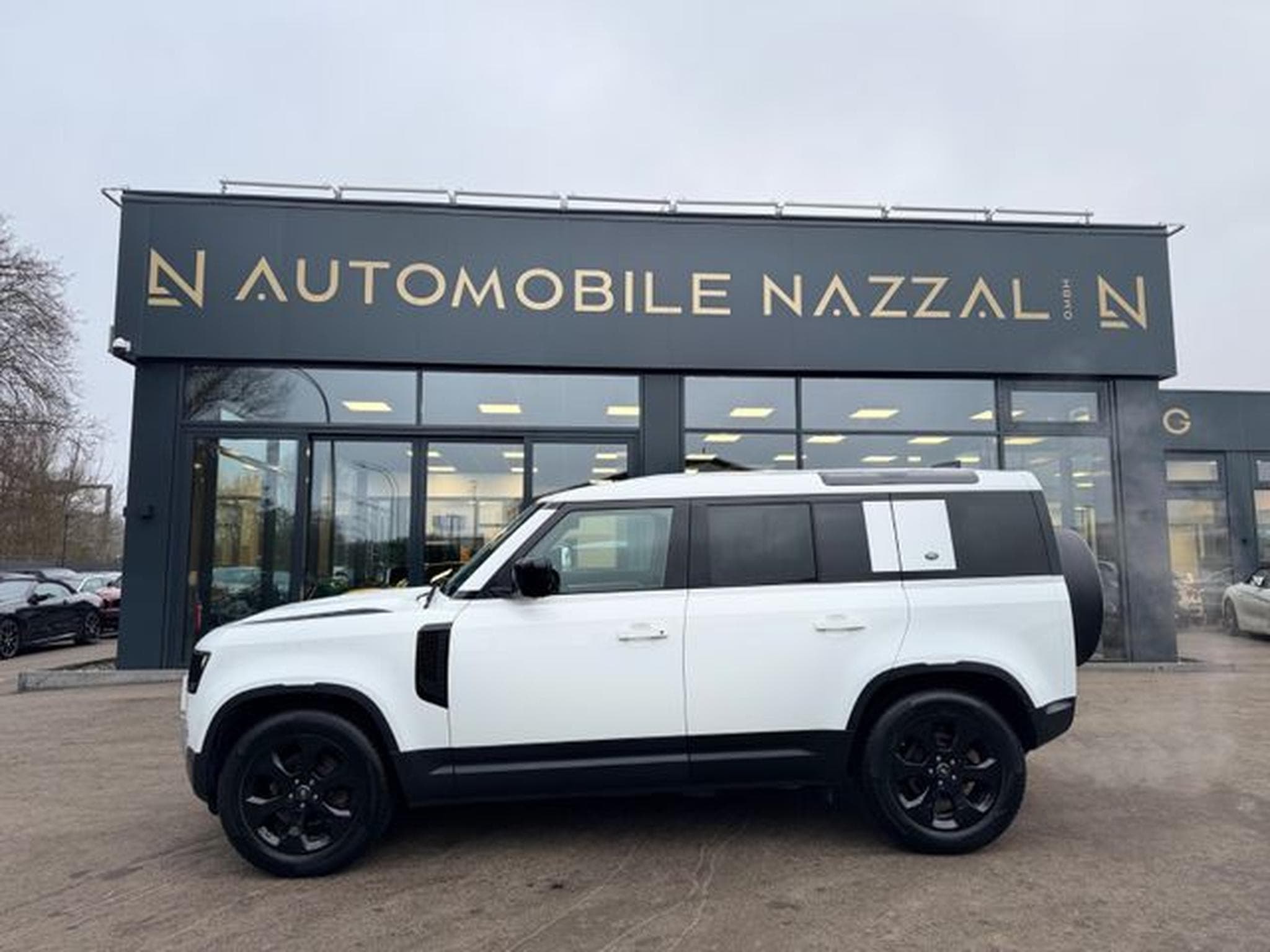 Land-Rover Defender DEFENDER*BLACK-DESIGN PACK*2.HD*LED*OFF ROAD*TOP (2020) - Photo 10