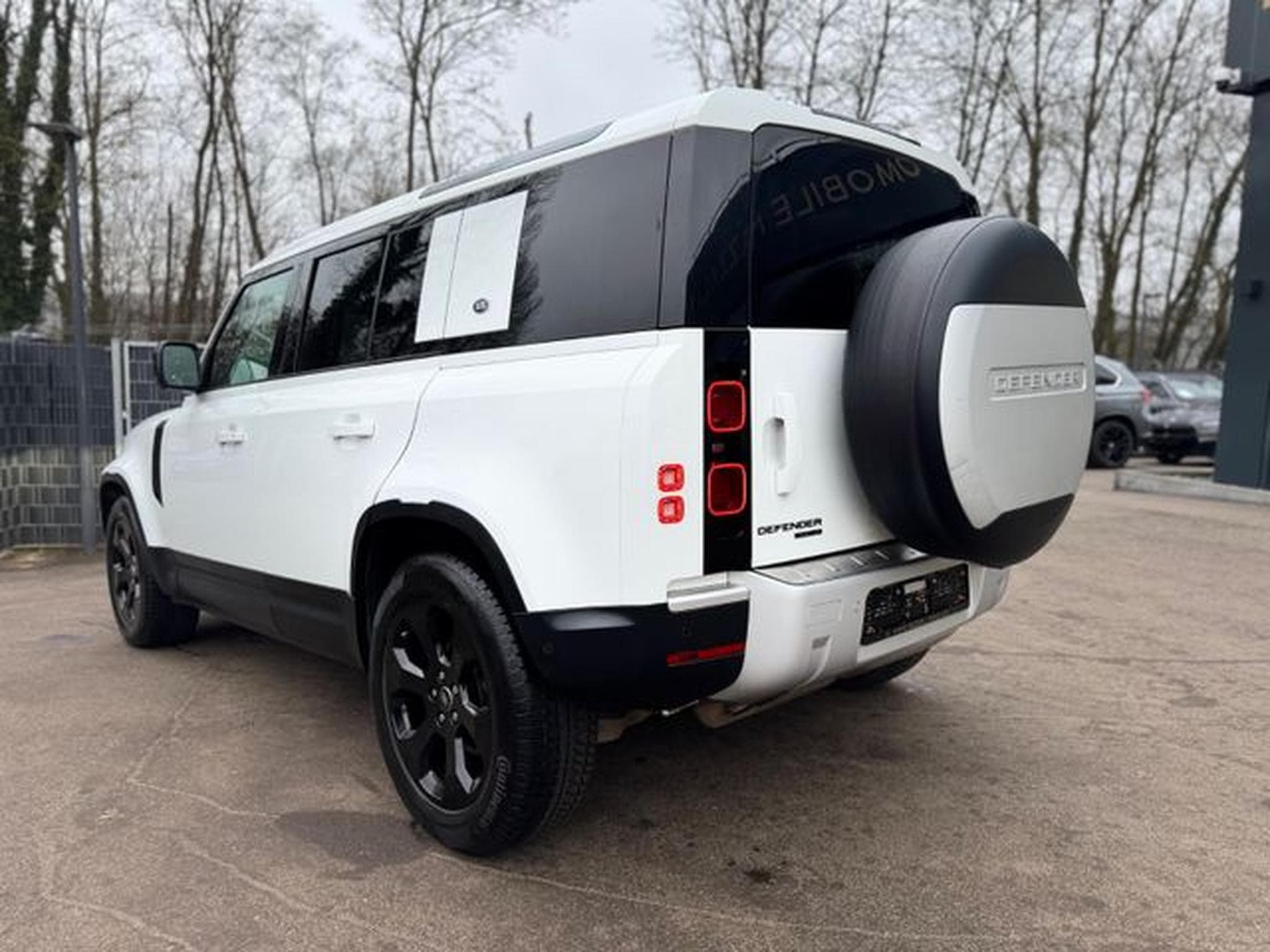 Land-Rover Defender DEFENDER*BLACK-DESIGN PACK*2.HD*LED*OFF ROAD*TOP (2020) - Photo 12