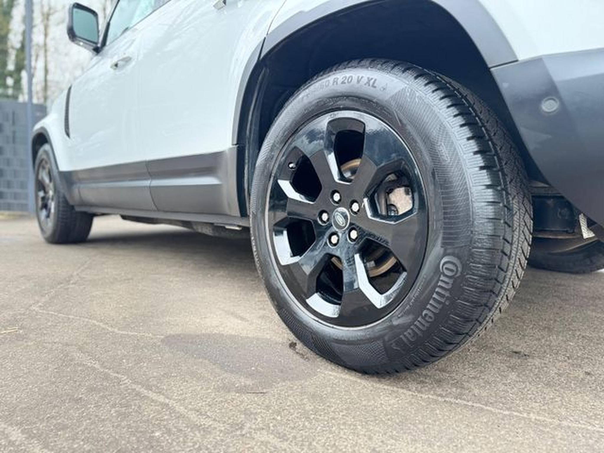 Land-Rover Defender DEFENDER*BLACK-DESIGN PACK*2.HD*LED*OFF ROAD*TOP (2020) - Photo 13