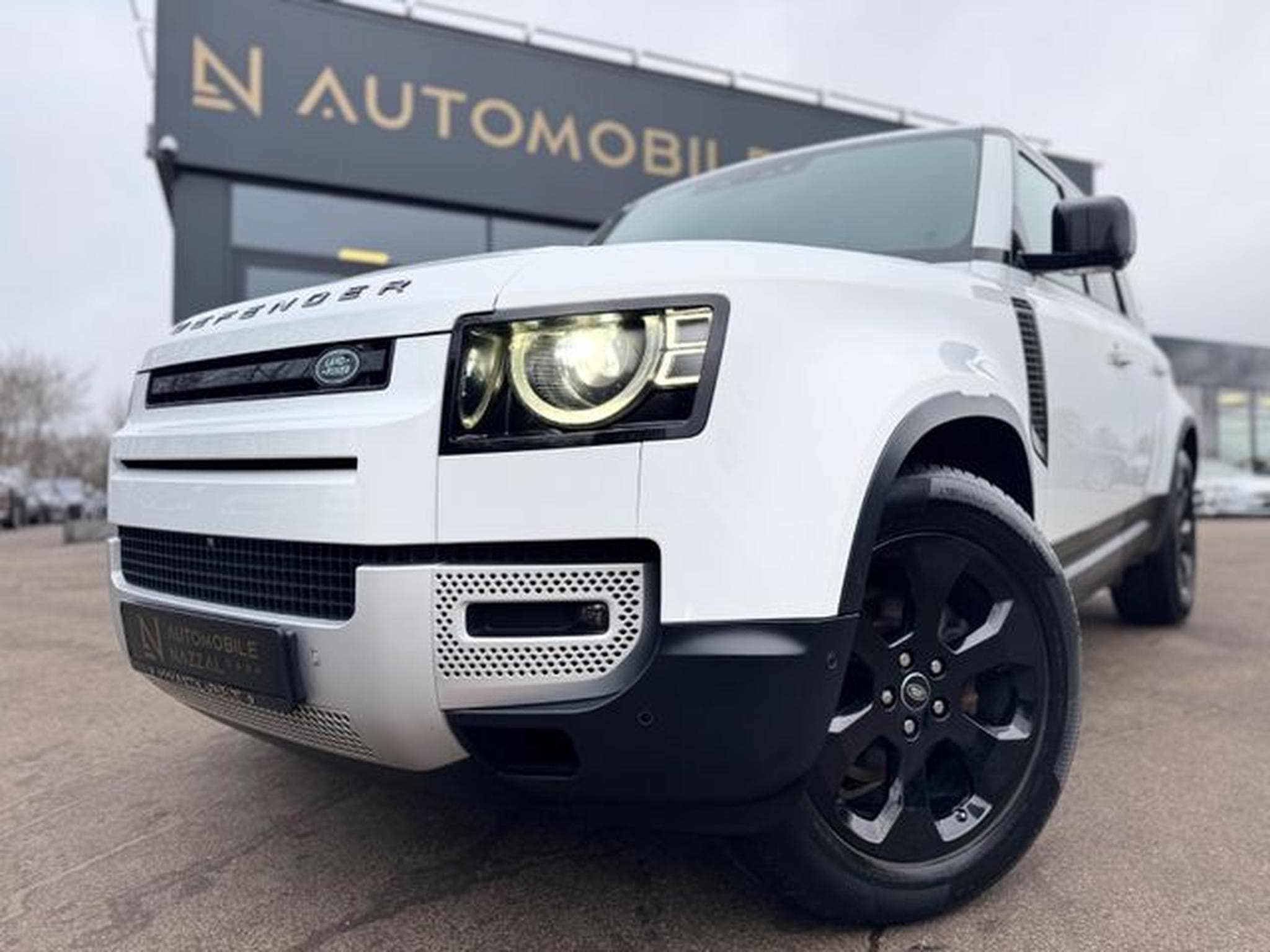 Land-Rover Defender DEFENDER*BLACK-DESIGN PACK*2.HD*LED*OFF ROAD*TOP (2020) - Photo 9