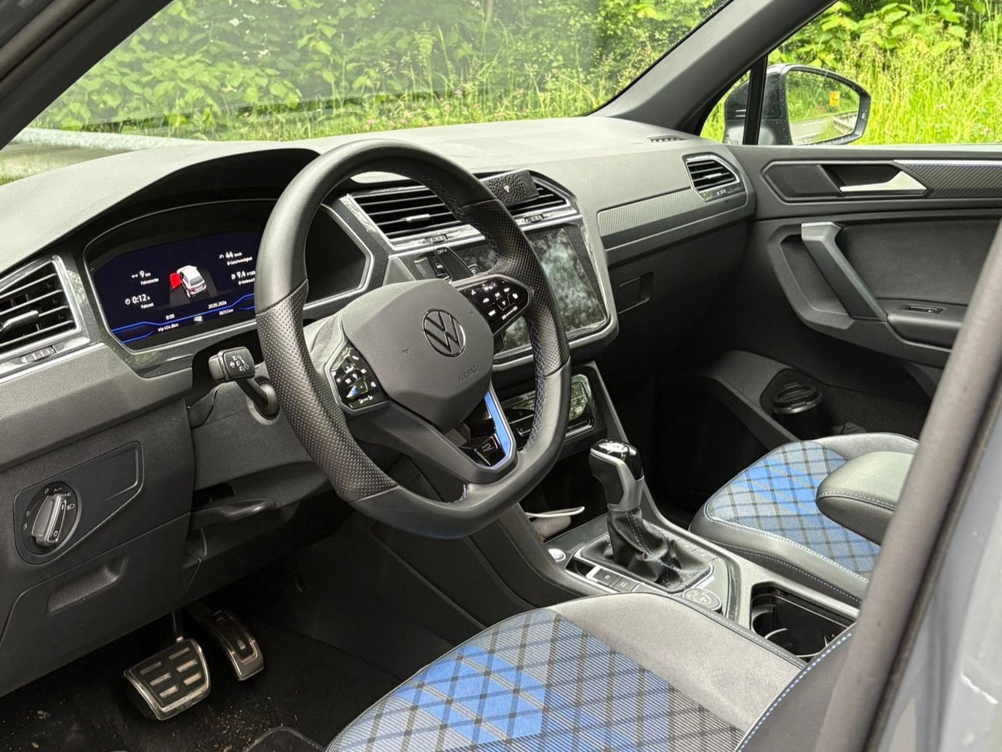 VW Tiguan R Akrapovic (2023) - Photo 3