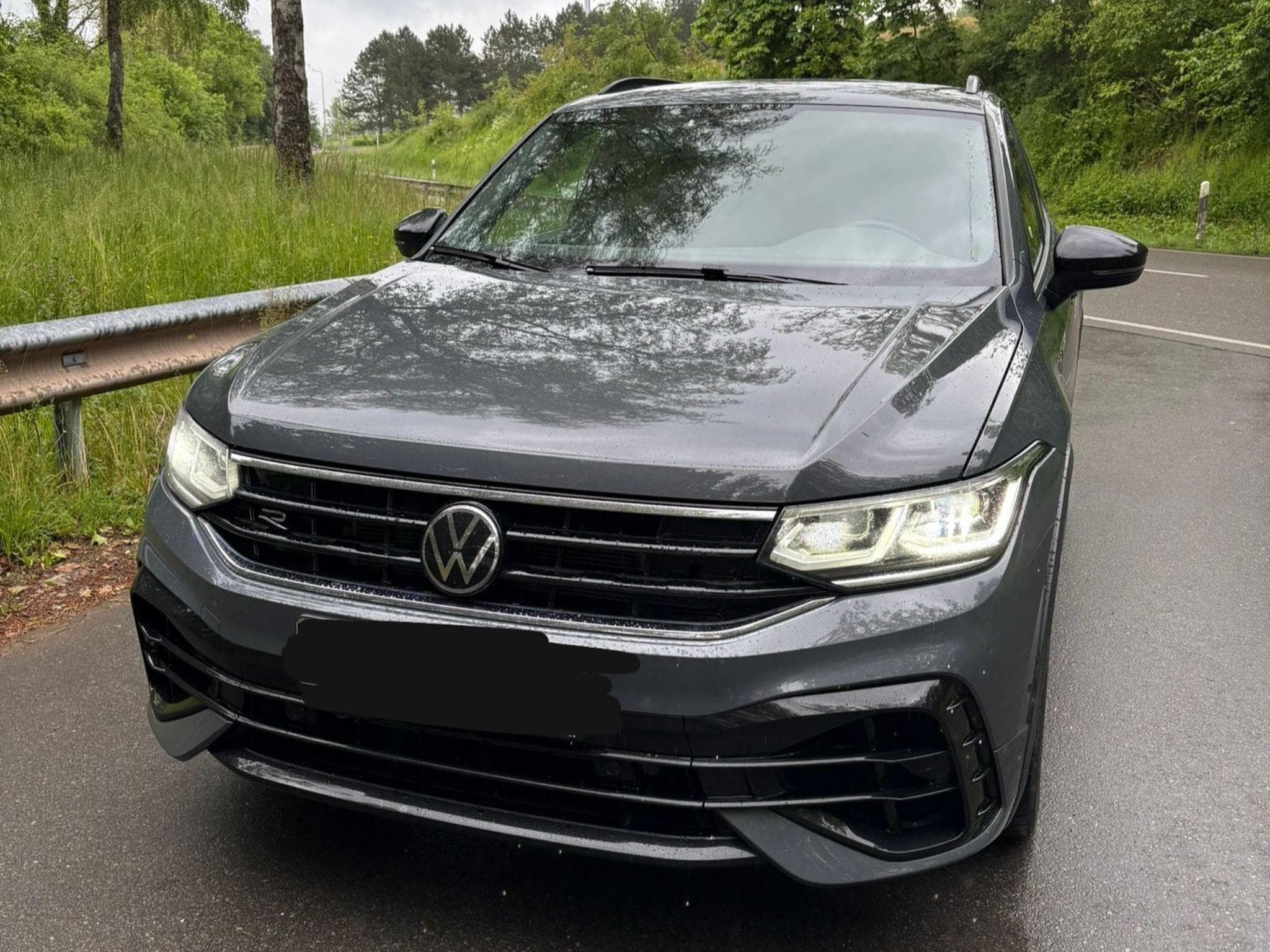 VW Tiguan R Akrapovic (2023) - Photo 1