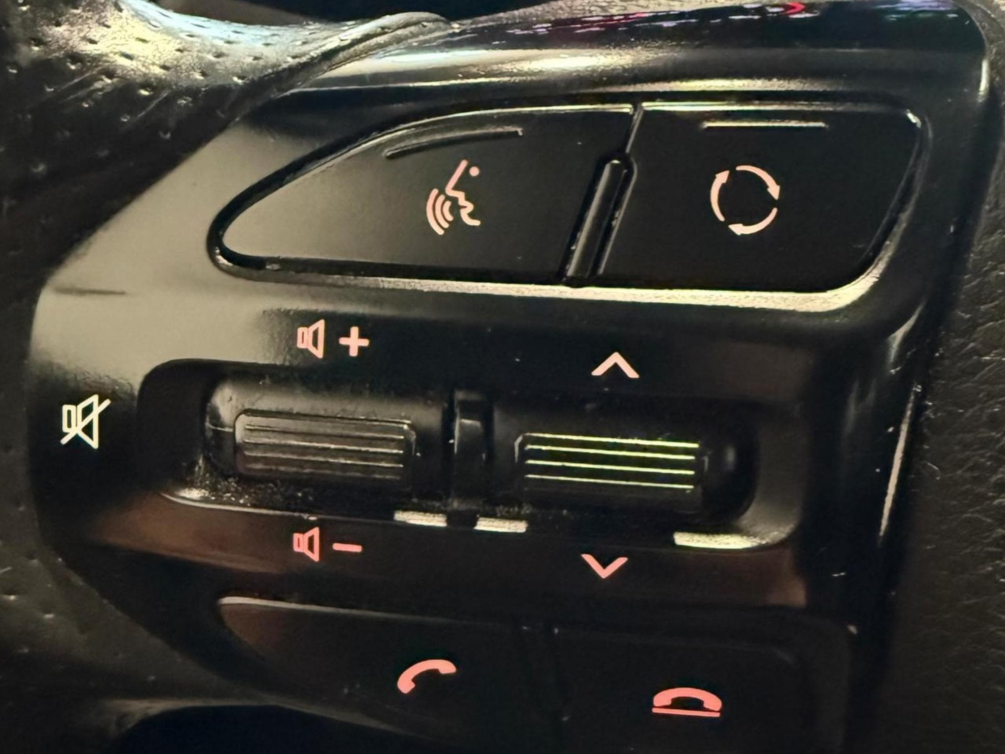 Kia Stonic (2018) - Photo 10