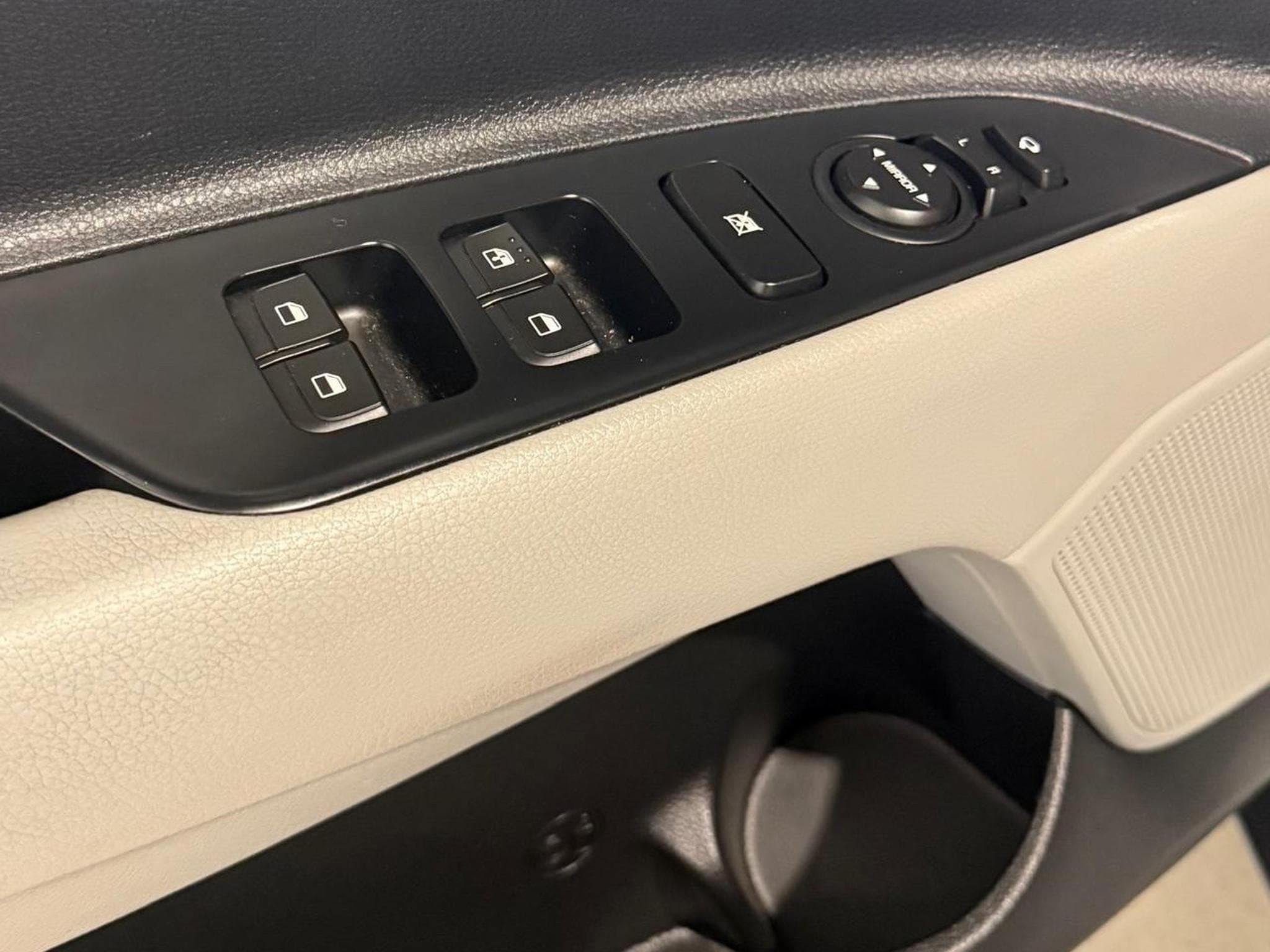 Kia Stonic (2018) - Photo 9