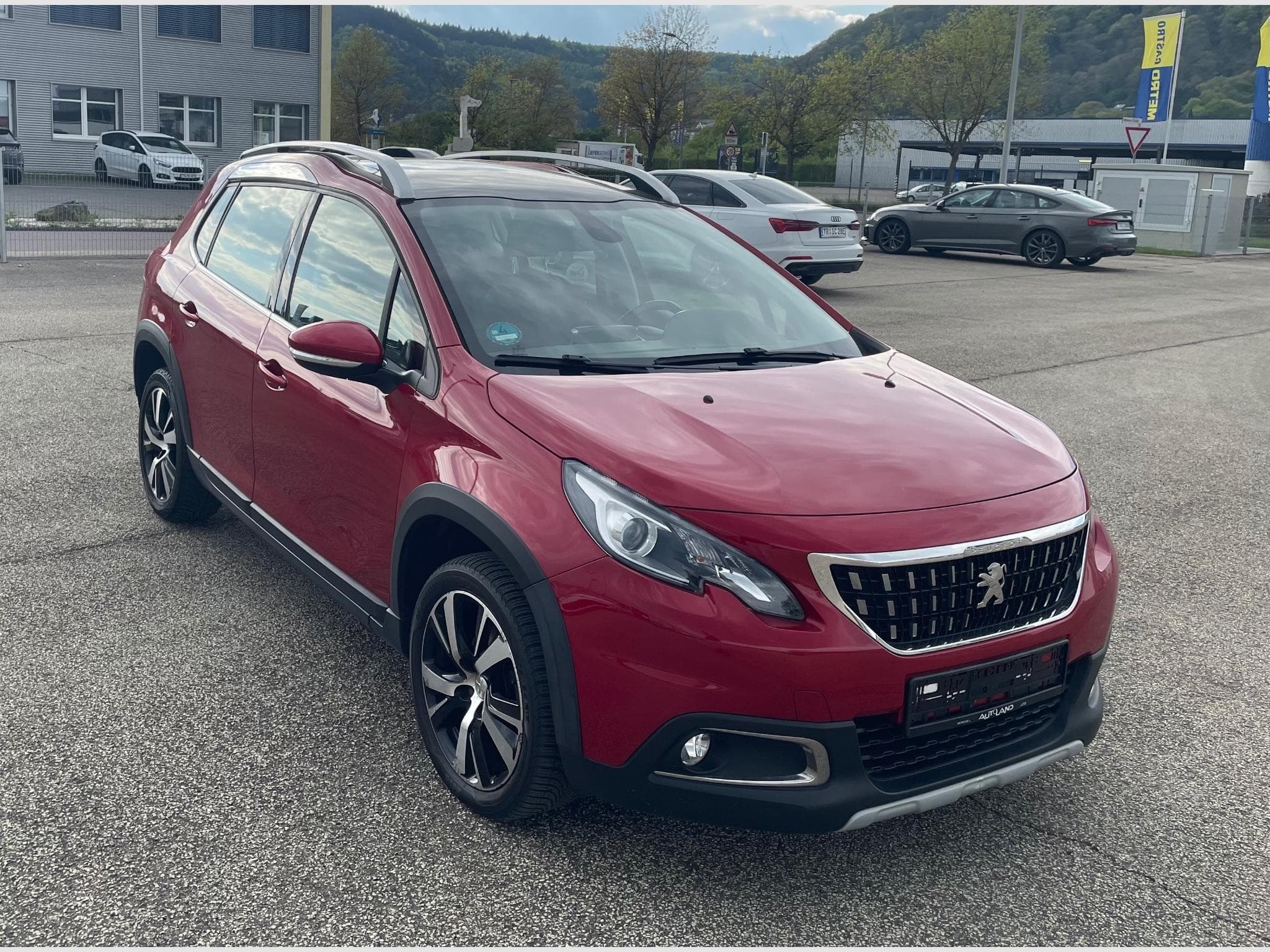 Peugeot 2008 Peugeot 2008,Allure/1.2/Panorama/50TKM! (2018) - Photo 2