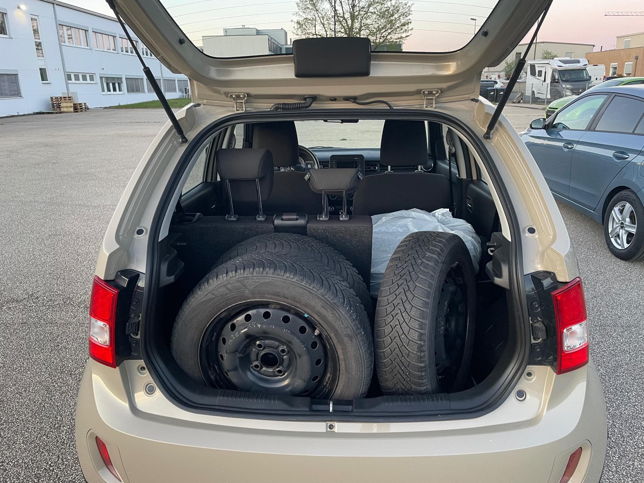 Suzuki Ignis Suzuki ignis, Benzin/Hybrid, 1-Hand, 48TKM! (2020) - Photo 24