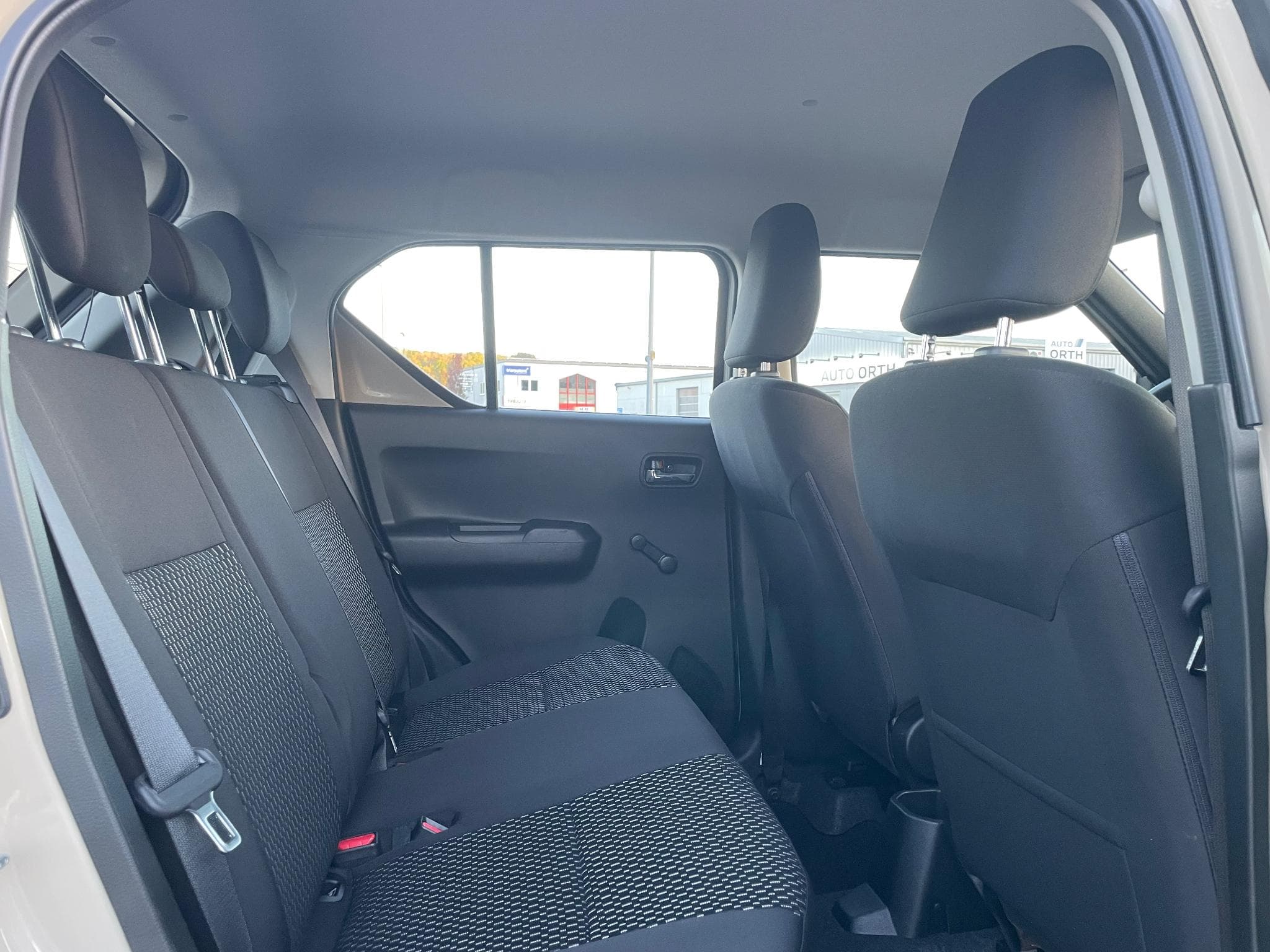 Suzuki Ignis Suzuki ignis, Benzin/Hybrid, 1-Hand, 48TKM! (2020) - Photo 11