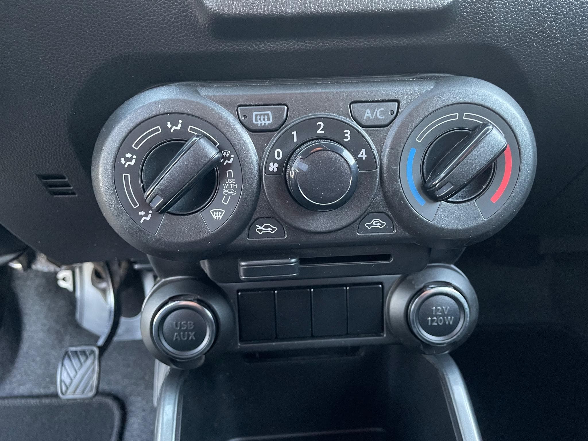 Suzuki Ignis Suzuki ignis, Benzin/Hybrid, 1-Hand, 48TKM! (2020) - Photo 21
