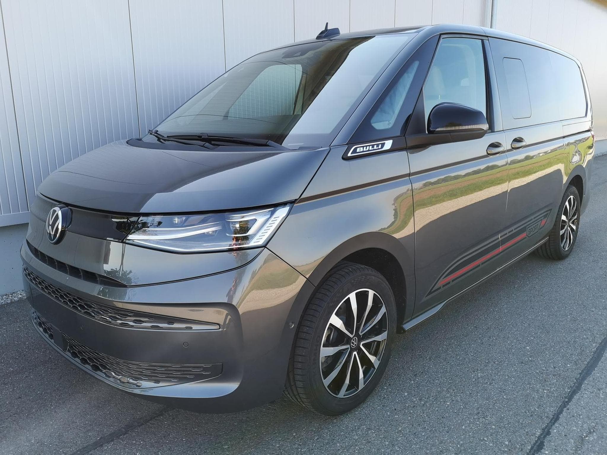 VW T7 Sport Edition (2026) - Photo 1