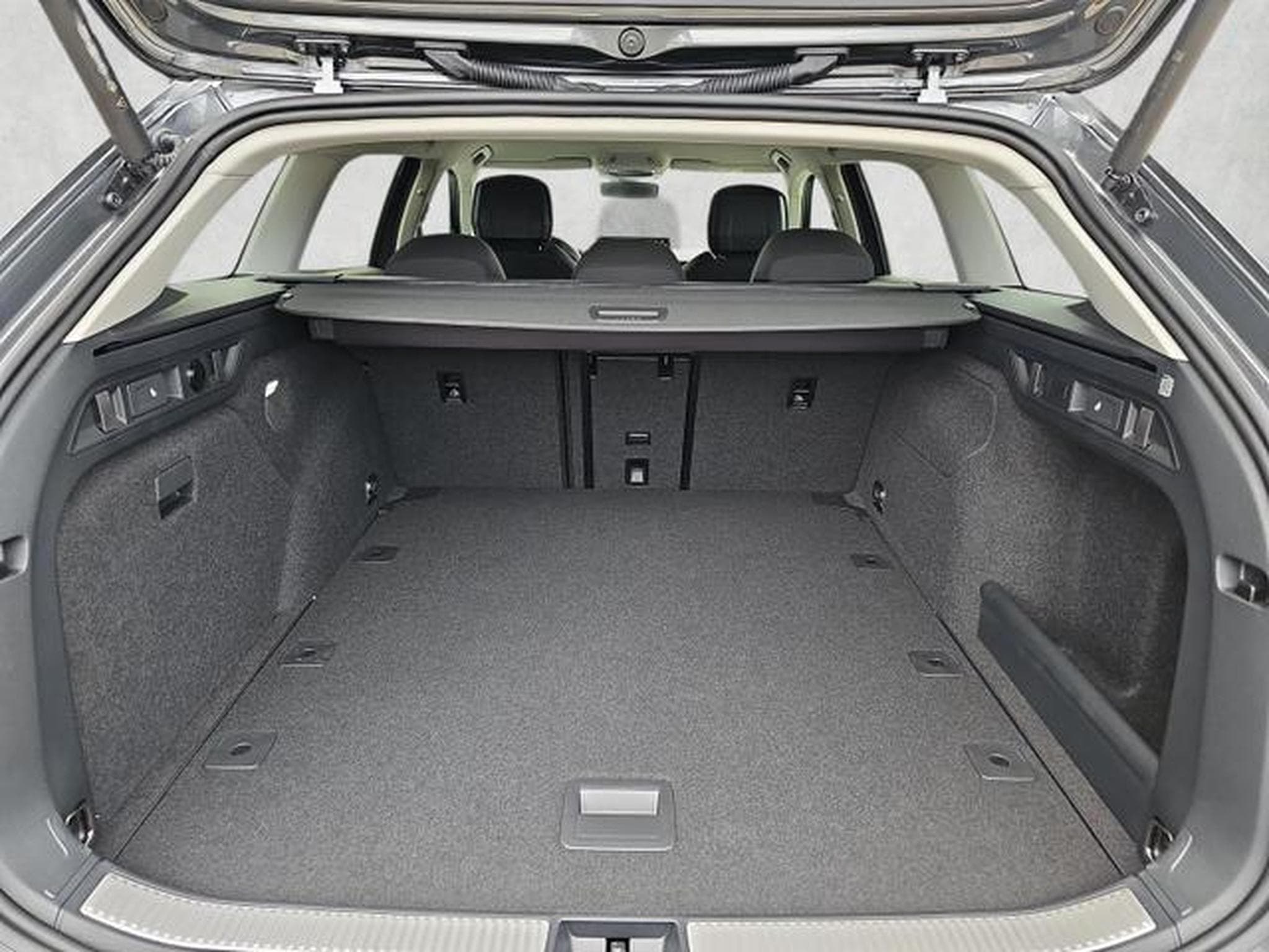 Skoda Superb 2.0 TDI 110 kW Selection (2025) - Photo 1