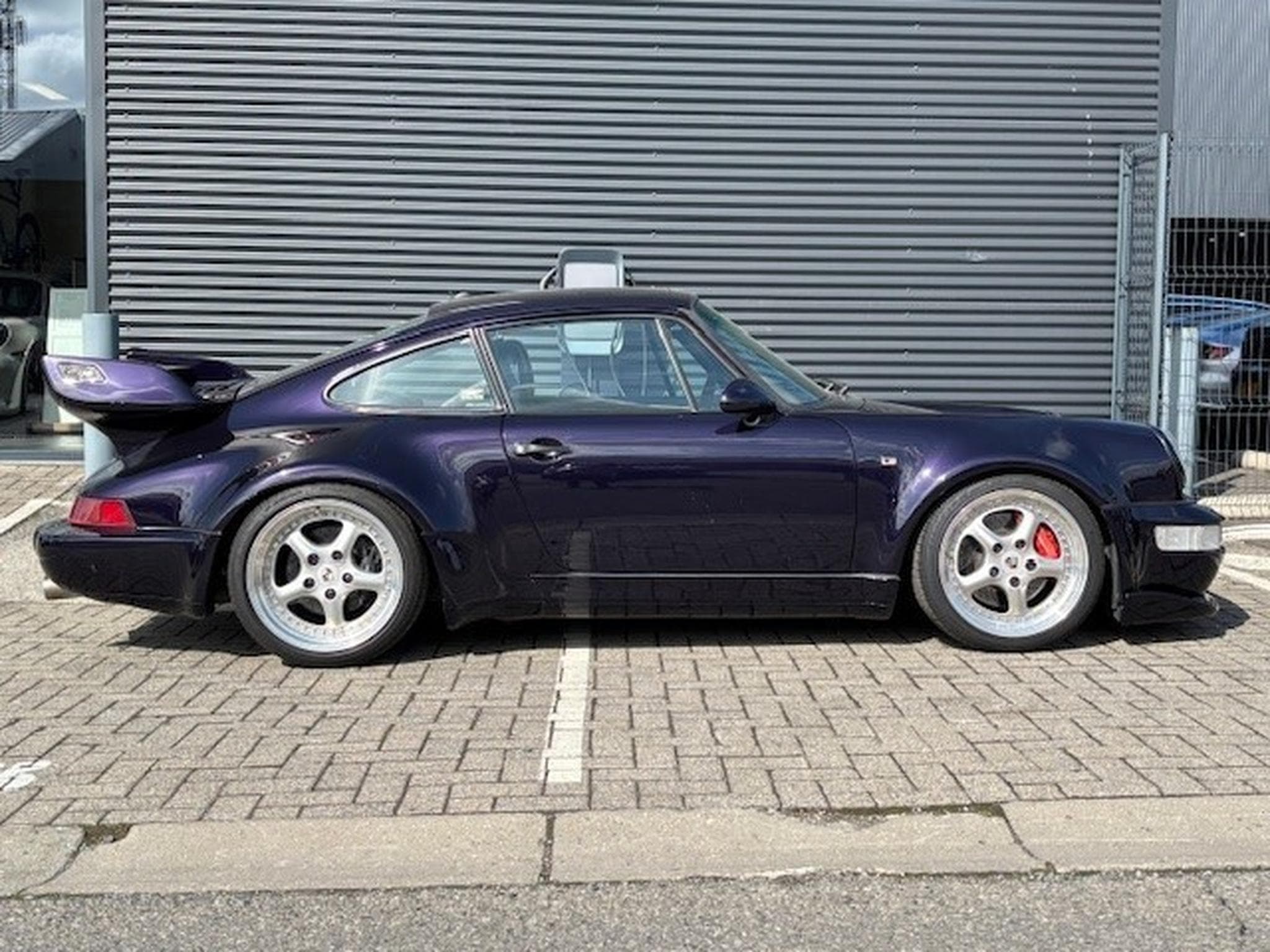 Porsche 911 964 Carrera 4 TURBO-LOOK (1993) - Photo 2