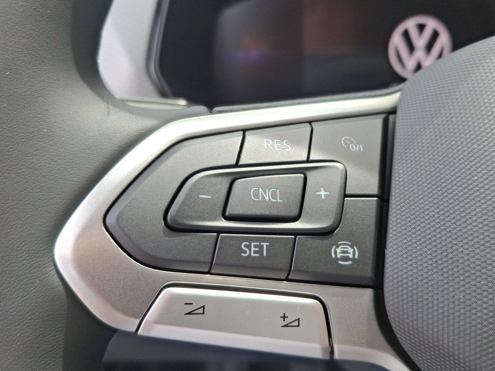 VW T-Cross Limited Life AHK (2026) - Photo 15