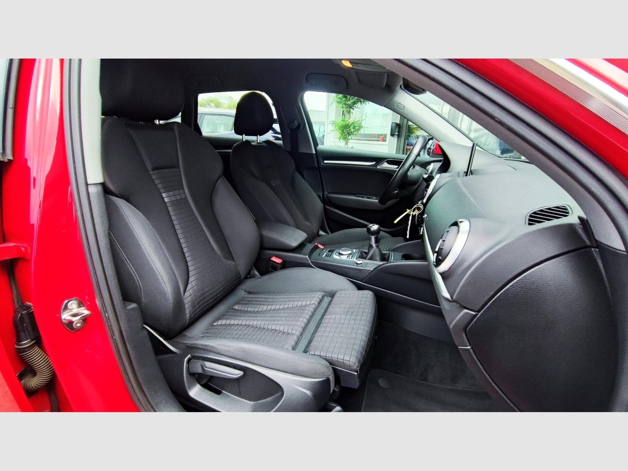 Audi A3 SPORTBACK 1.6 TDI 110CH S LINE (2017) - Photo 17