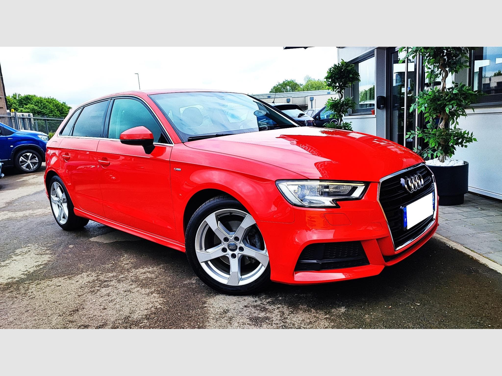 Audi A3 SPORTBACK 1.6 TDI 110CH S LINE (2017) - Photo 2