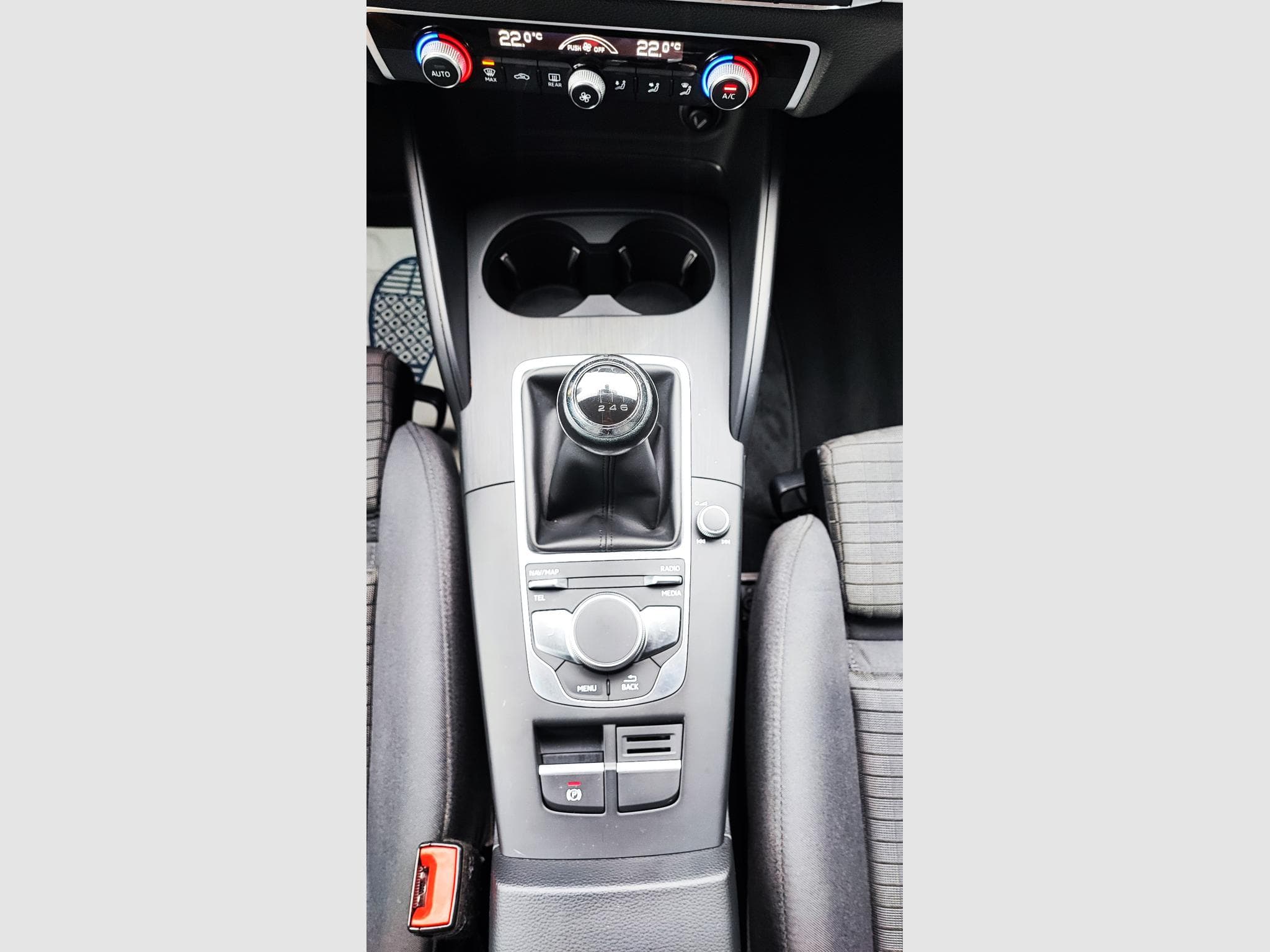 Audi A3 SPORTBACK 1.6 TDI 110CH S LINE (2017) - Photo 22