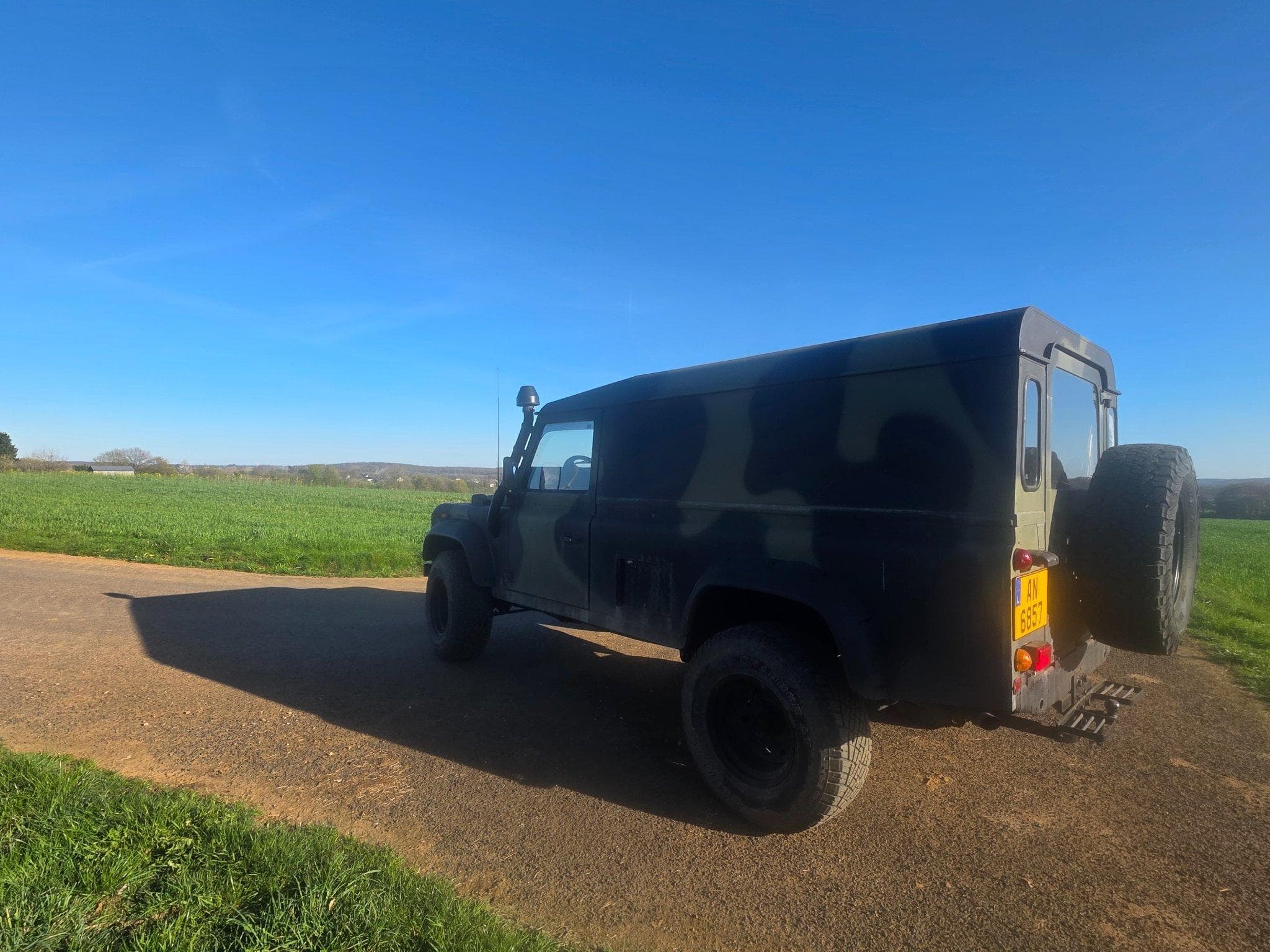 Land-Rover Defender 110 HT (1992) - Photo 2